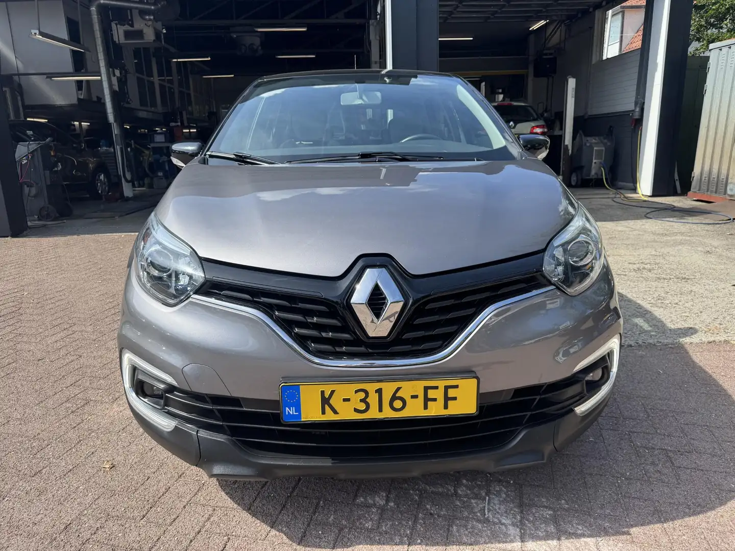 Renault Captur 0.9 TCe Limited Grigio - 2