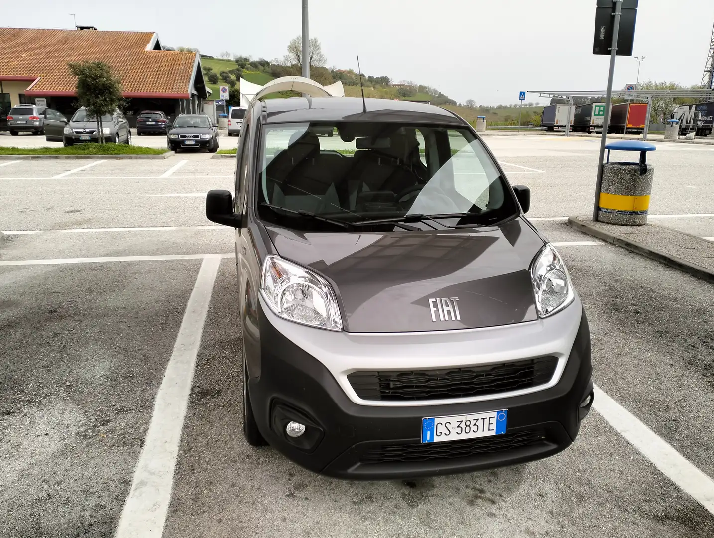 Fiat Fiorino Combi N1 con Gancio Traino Сірий - 2
