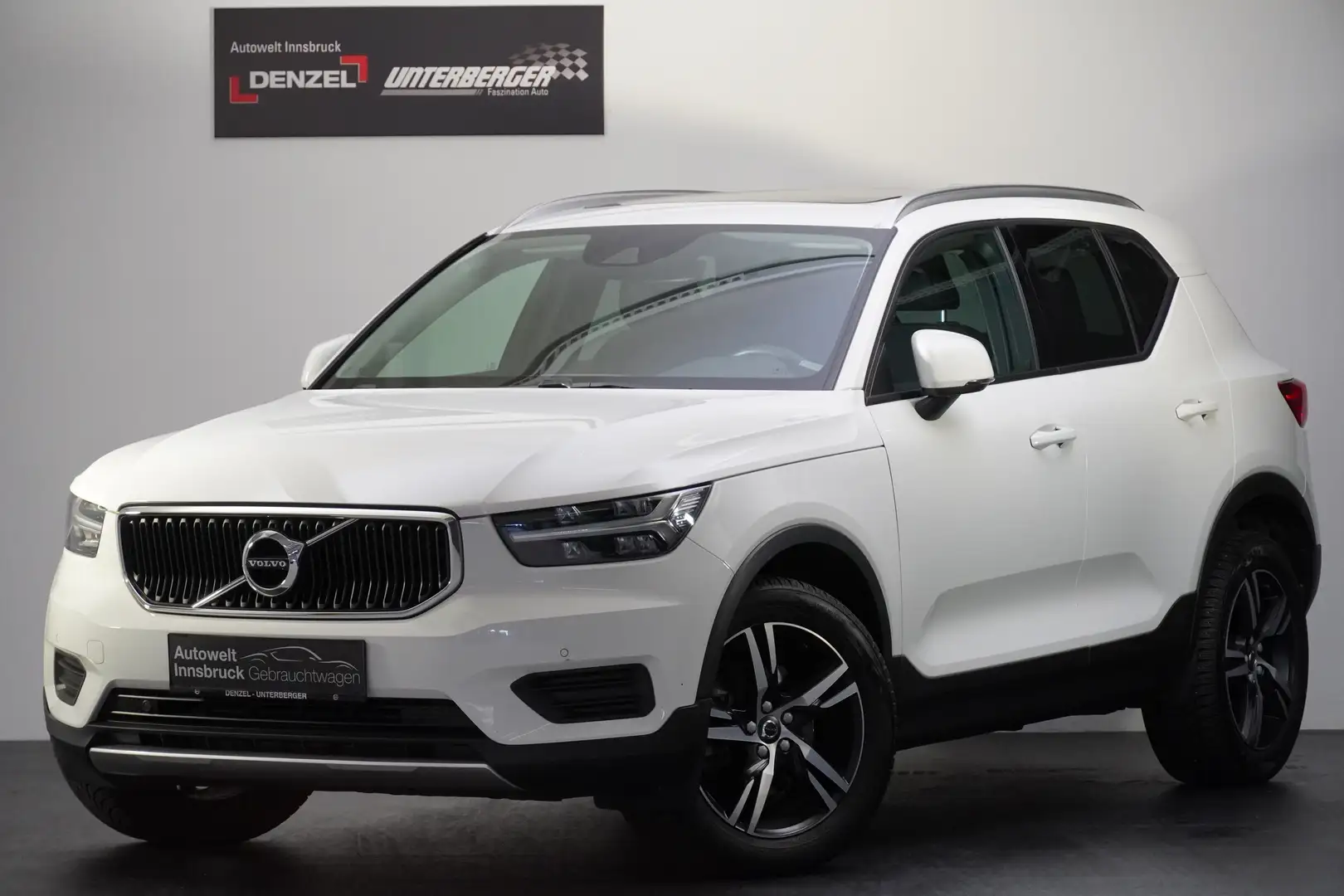 Volvo XC40 T4 AWD Momentum Pro Geartronic Weiß - 2