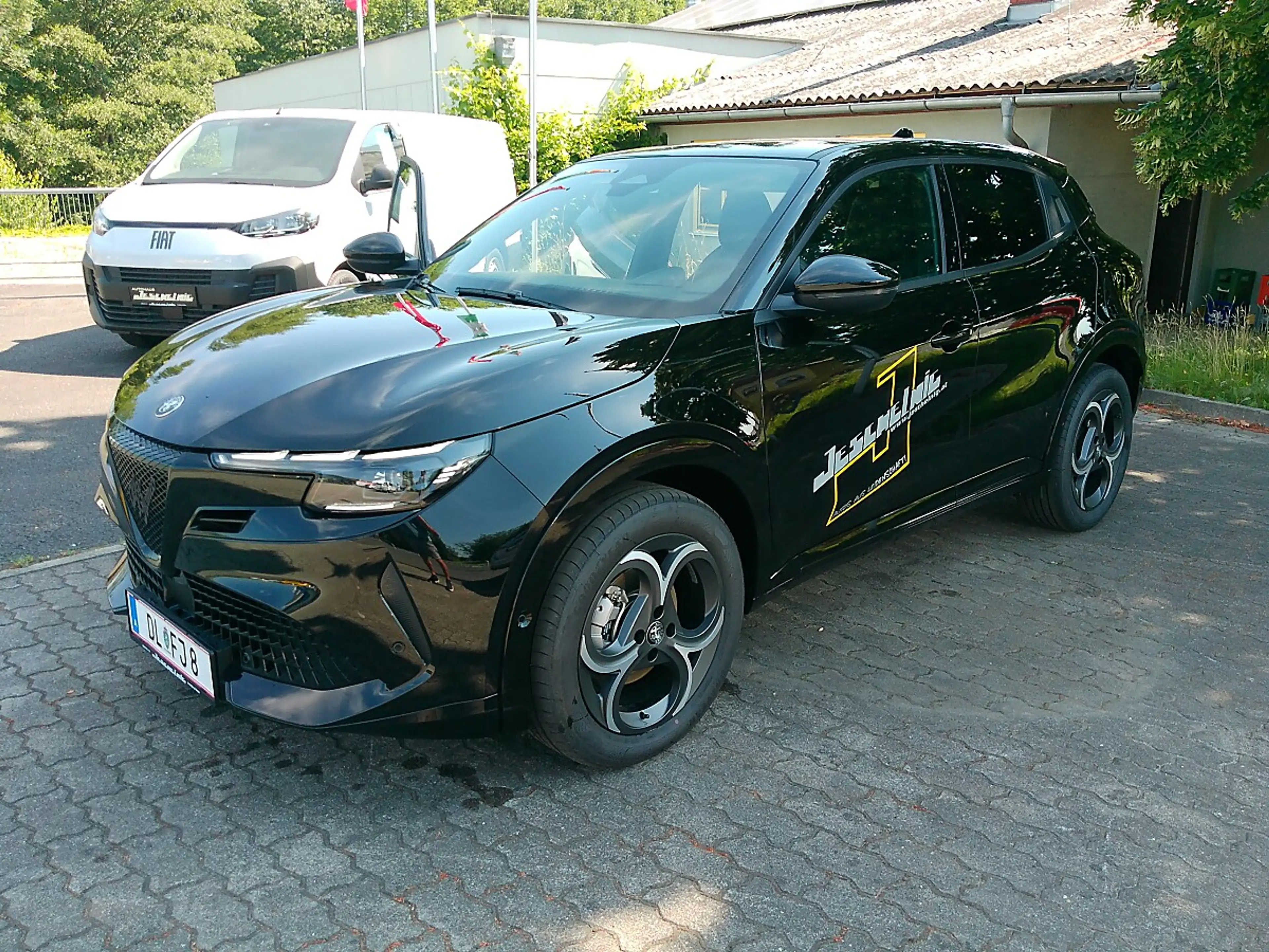 Alfa Romeo Junior Ibrida Ti 1.2 MHEV e-DCT6 — photo 12