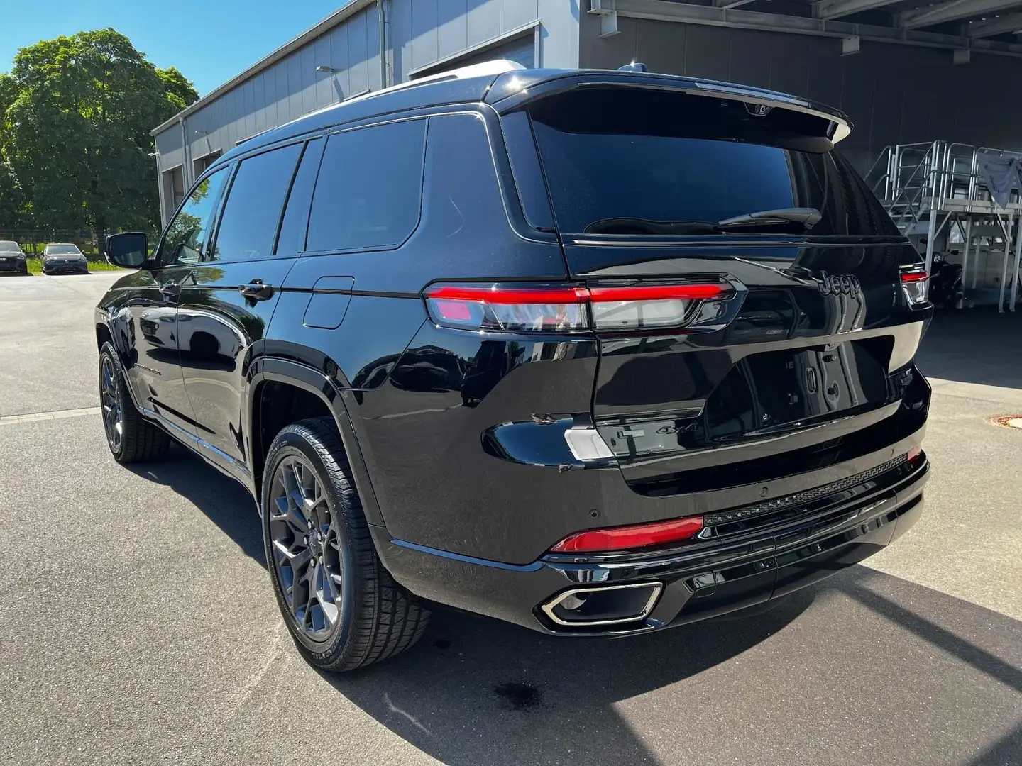 Jeep Grand Cherokee 5.7 V8 L Summit 6Sitze Gasanlage Чёрный - 2