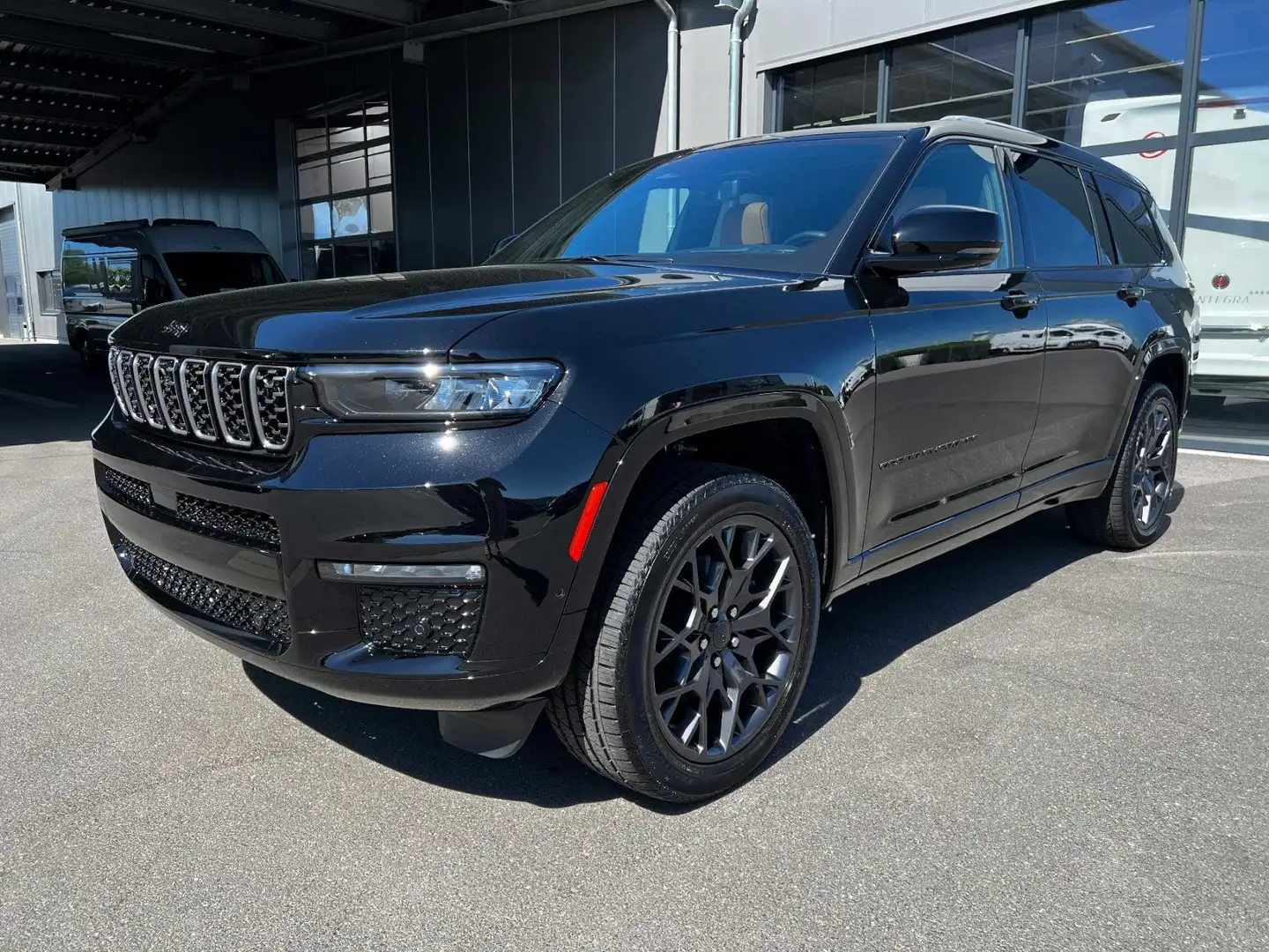 Jeep Grand Cherokee 5.7 V8 L Summit 6Sitze Gasanlage Чёрный - 1