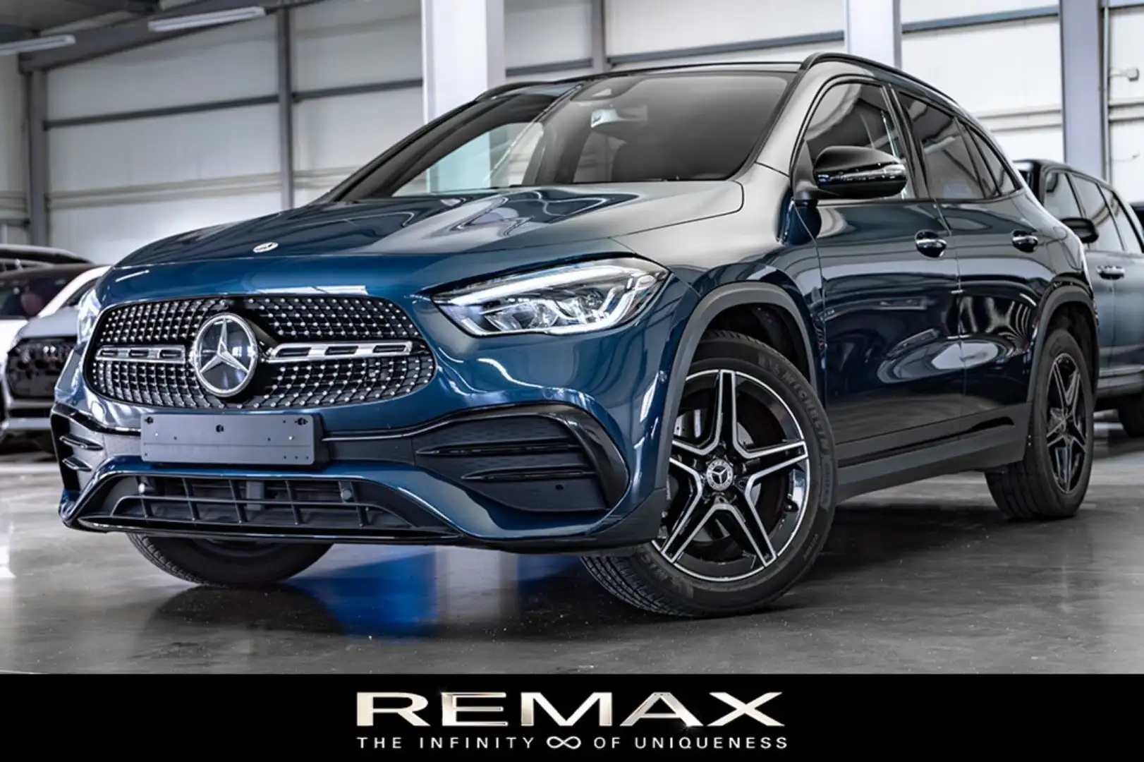 Mercedes-Benz GLA 250 e AMG / PanoSD / Night Package / 19" Bleu - 1