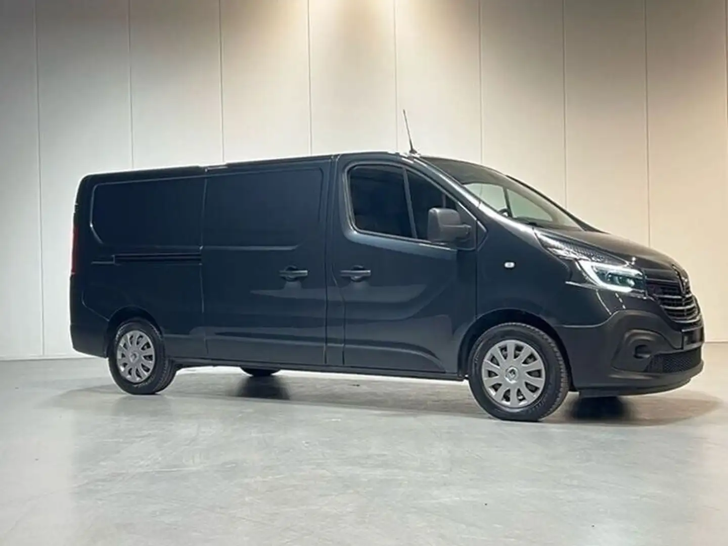 Renault Trafic L2H1 / MAN / CAM Šedá - 1