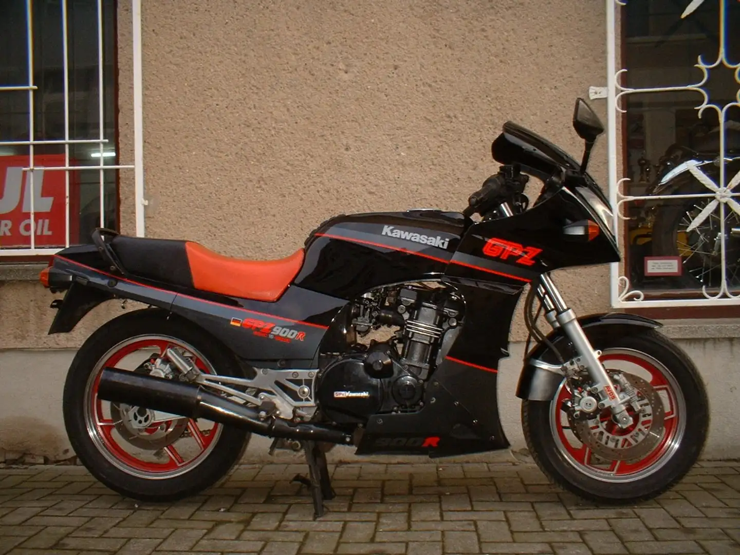 Kawasaki GPZ 900 R schöner Originalzustand Negru - 1