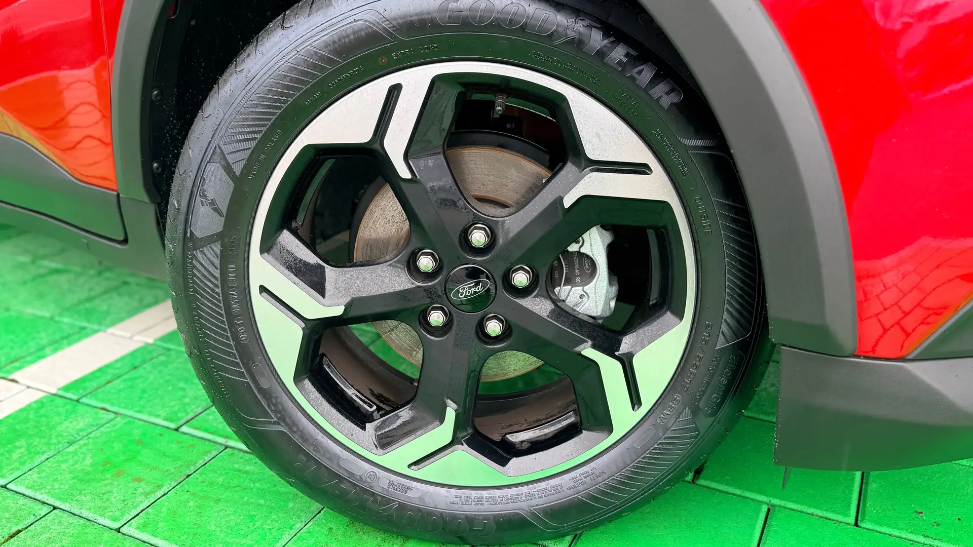 Ford Tourneo Courier Active Automatik m. Navi SYNC4, Freisprech uvm Rood - 2