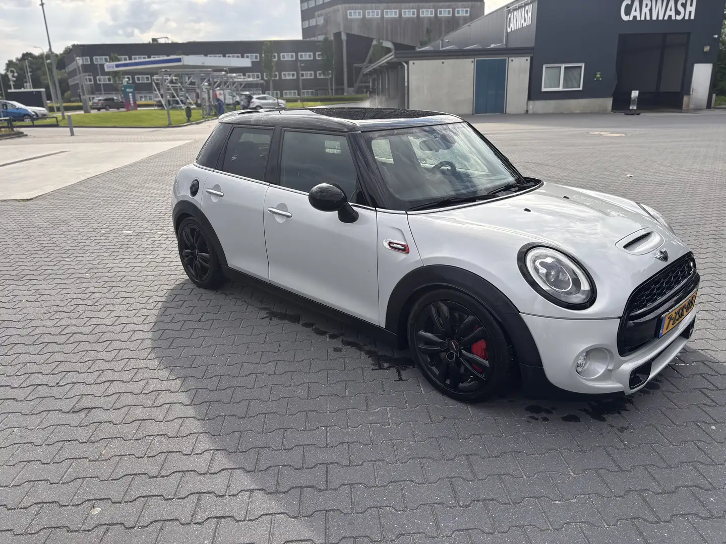 MINI Cooper S 2.0 JCW 300pk Wit - 1