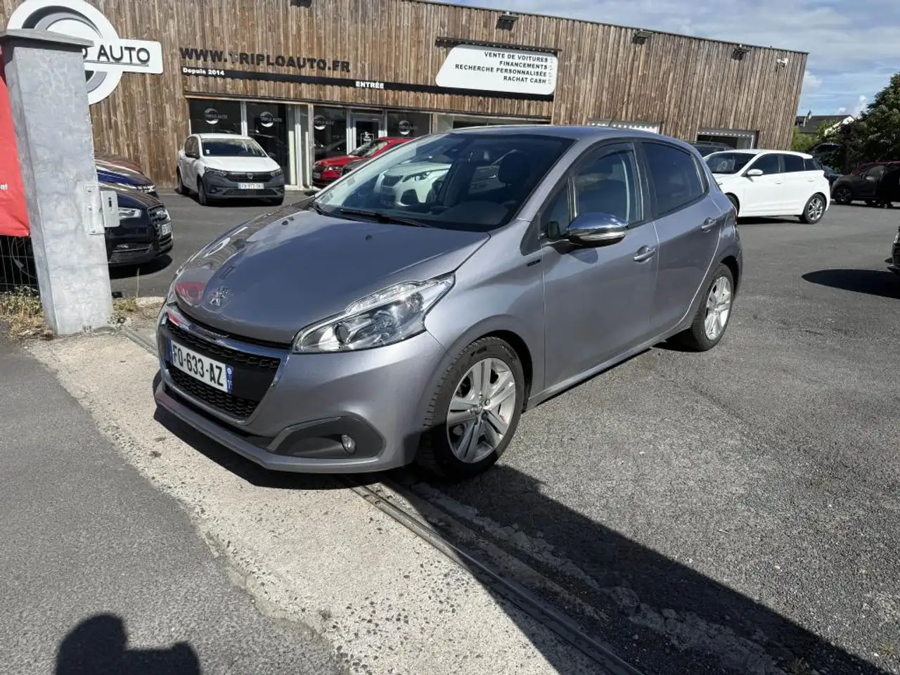 Peugeot 208 1.5 BlueHDi S\\u0026S - 100 Allure GPS +