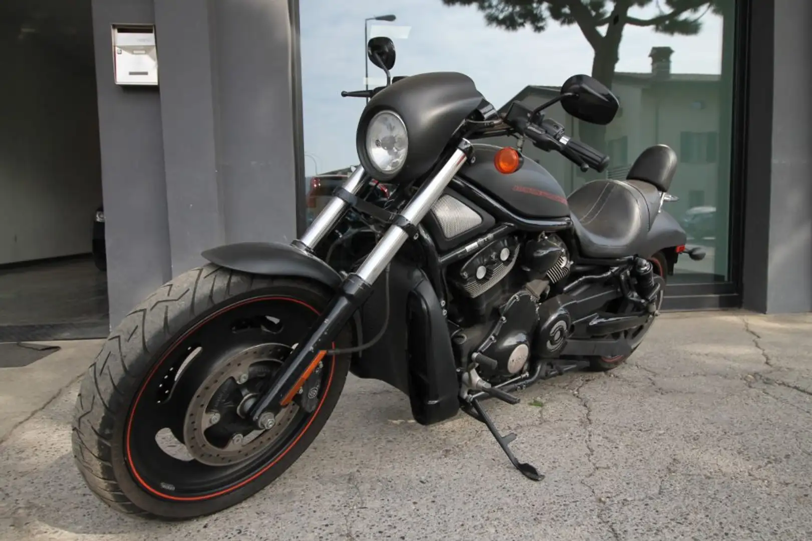 Harley-Davidson VRSC Night Rod NIGHT ROD SPECIAL Černá - 2