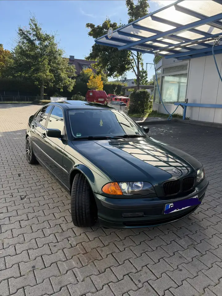 BMW 318i, foto 2