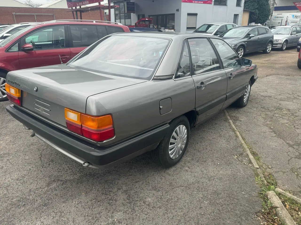 Audi 100 CD, foto 3