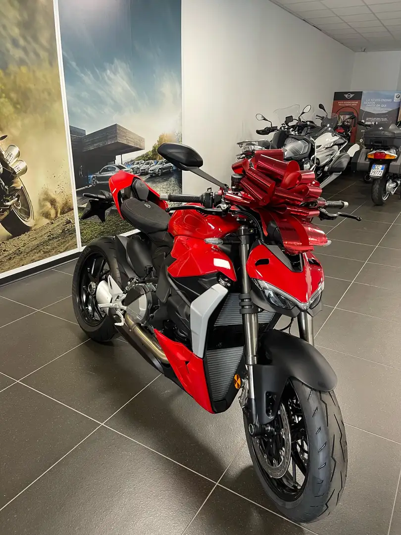 Ducati Streetfighter v2 - 1