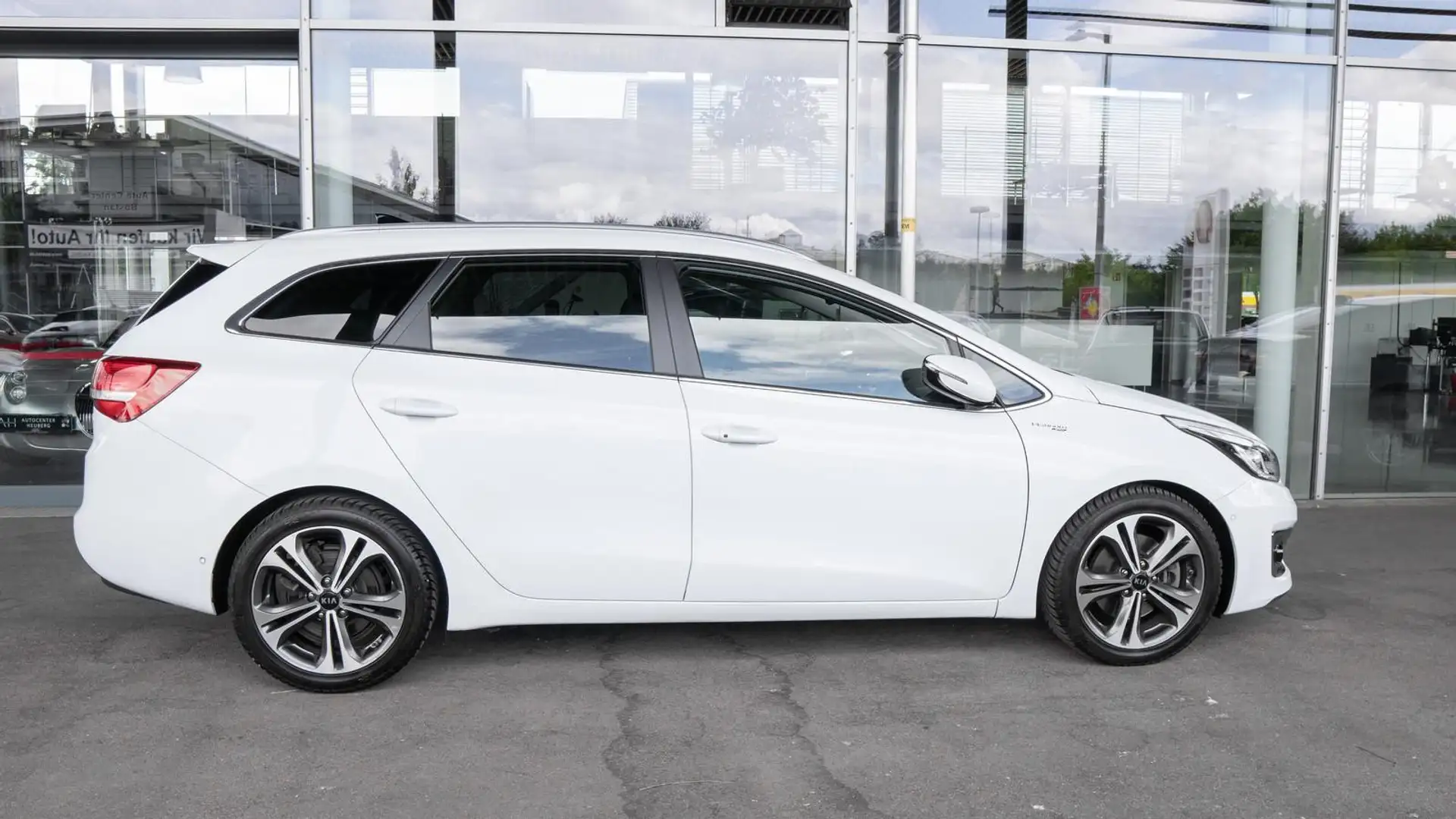 Kia Ceed / cee'd Ceed Sportswagon Platinum Edi*KAM*PANO*SPUR*TOT Weiß - 2