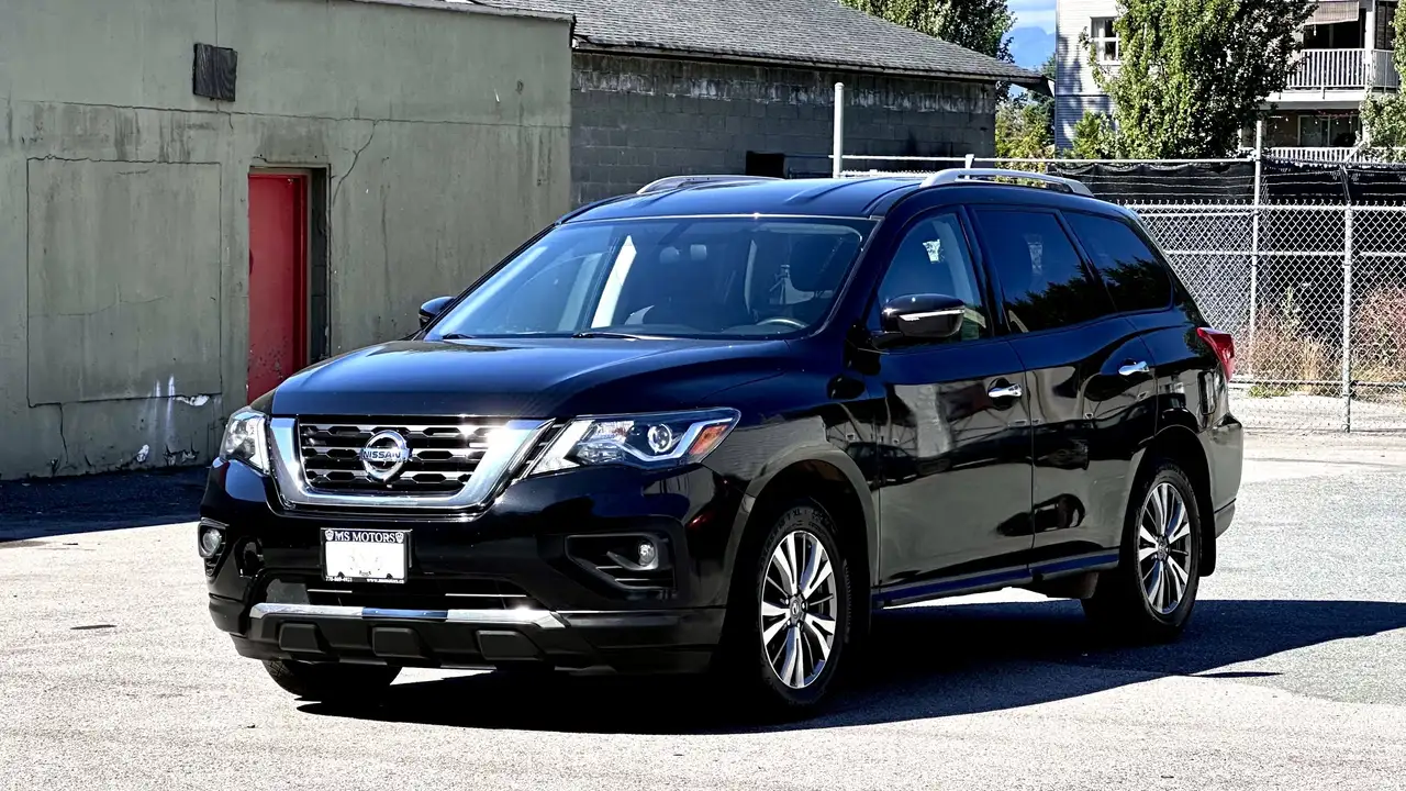 Nissan Pathfinder снимка Nissan Pathfinder