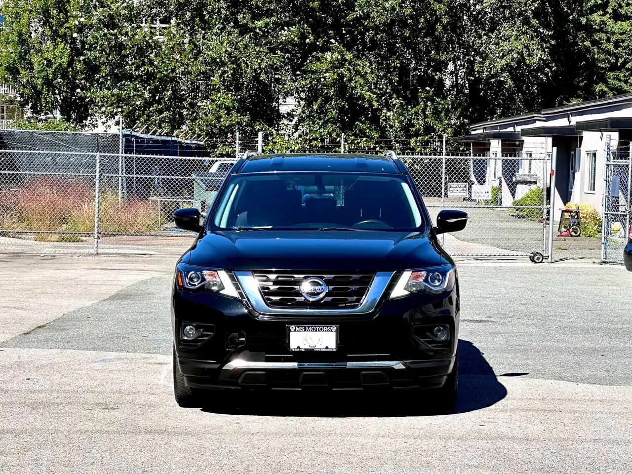 Nissan Pathfinder снимка Nissan Pathfinder