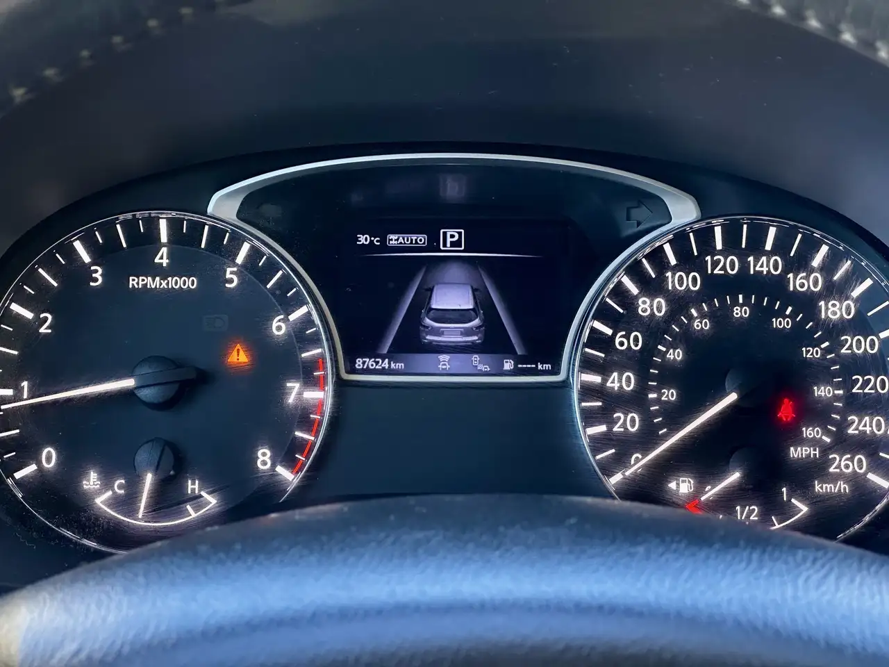 Nissan Pathfinder снимка Nissan Pathfinder