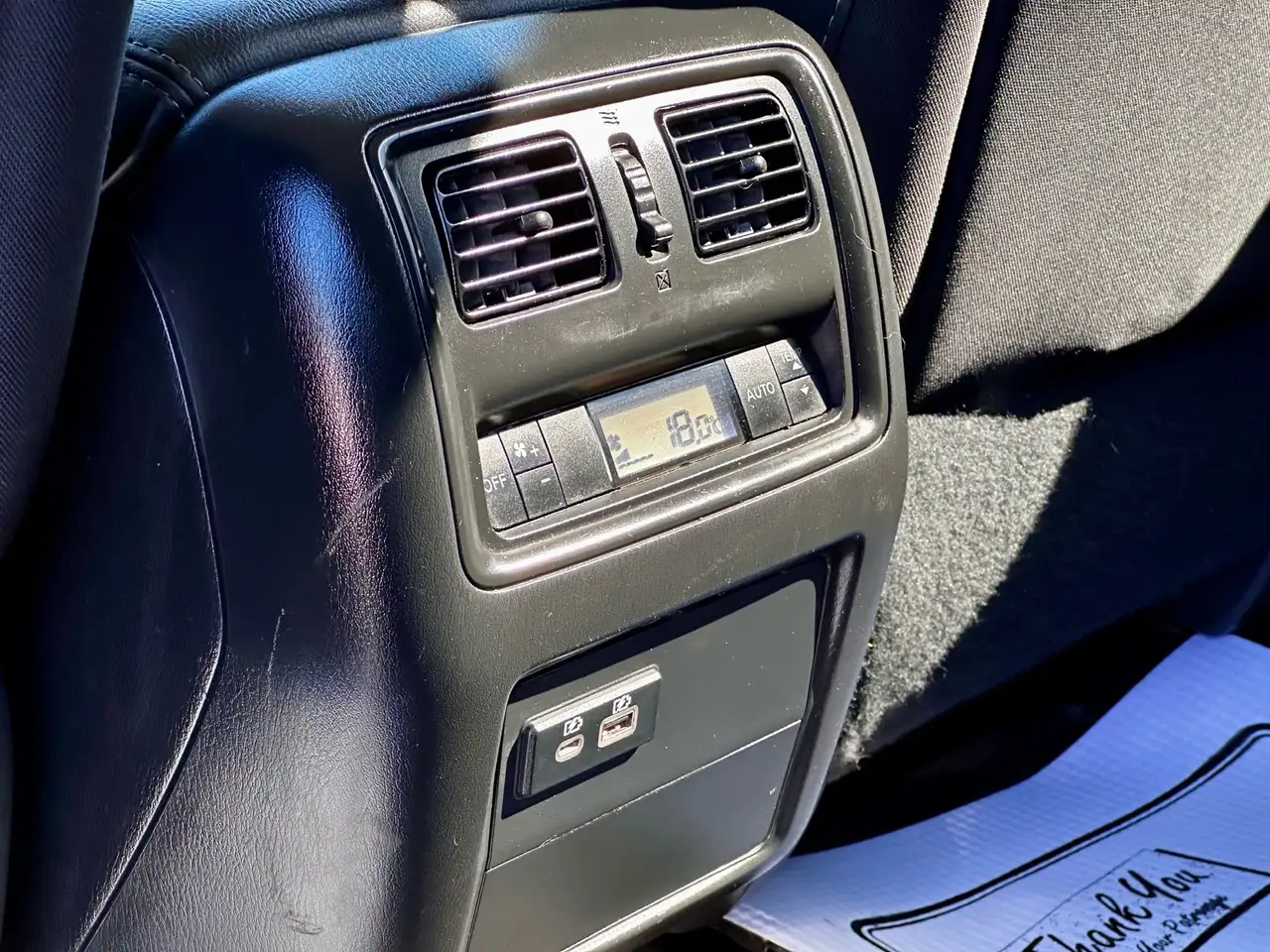 Nissan Pathfinder снимка Nissan Pathfinder