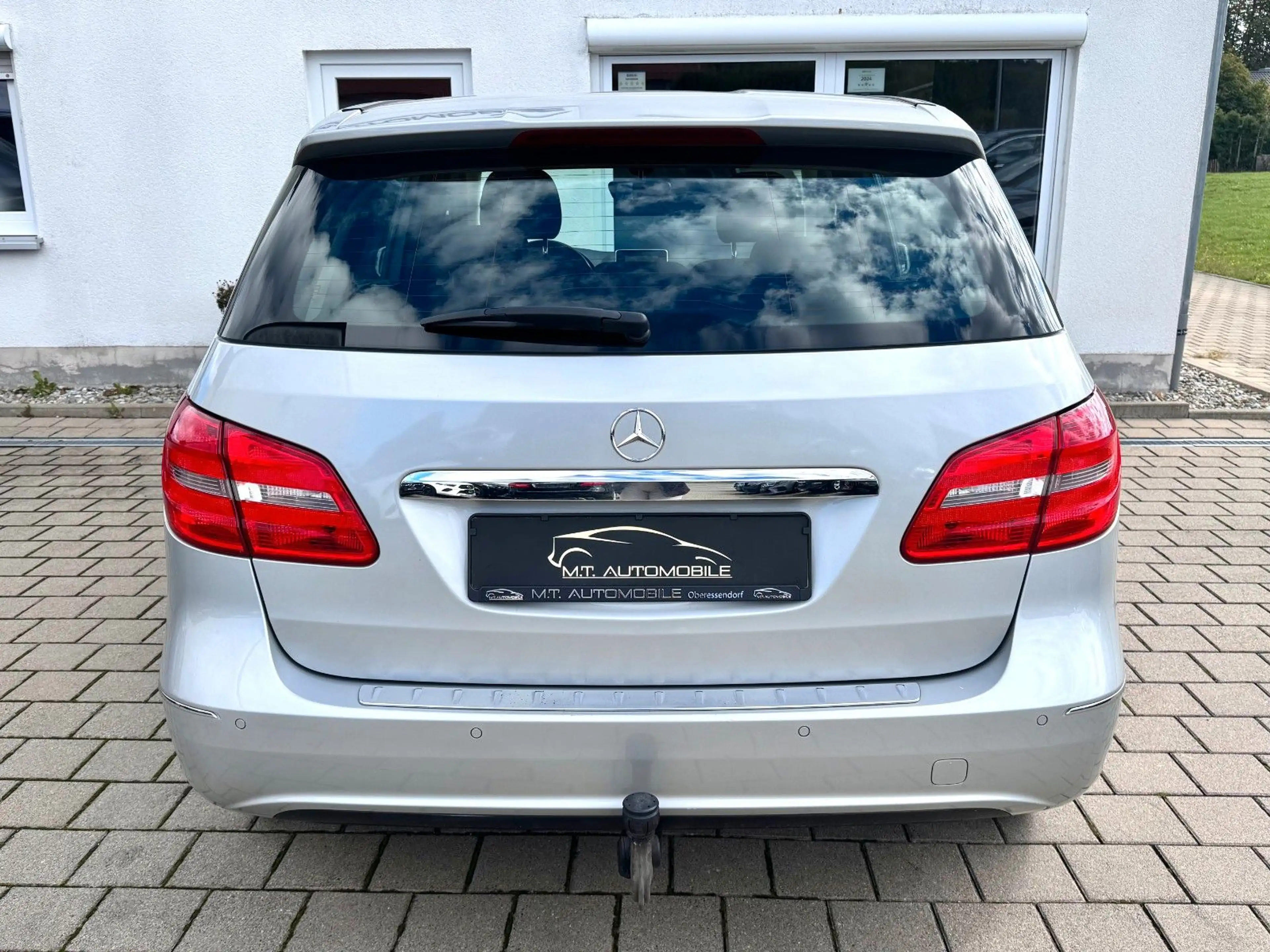 Mercedes-Benz B 180 *AHK*NAVI*KLIMA*SHZ*PDC*ABSTANDSWARNER*BLUE — photo 6