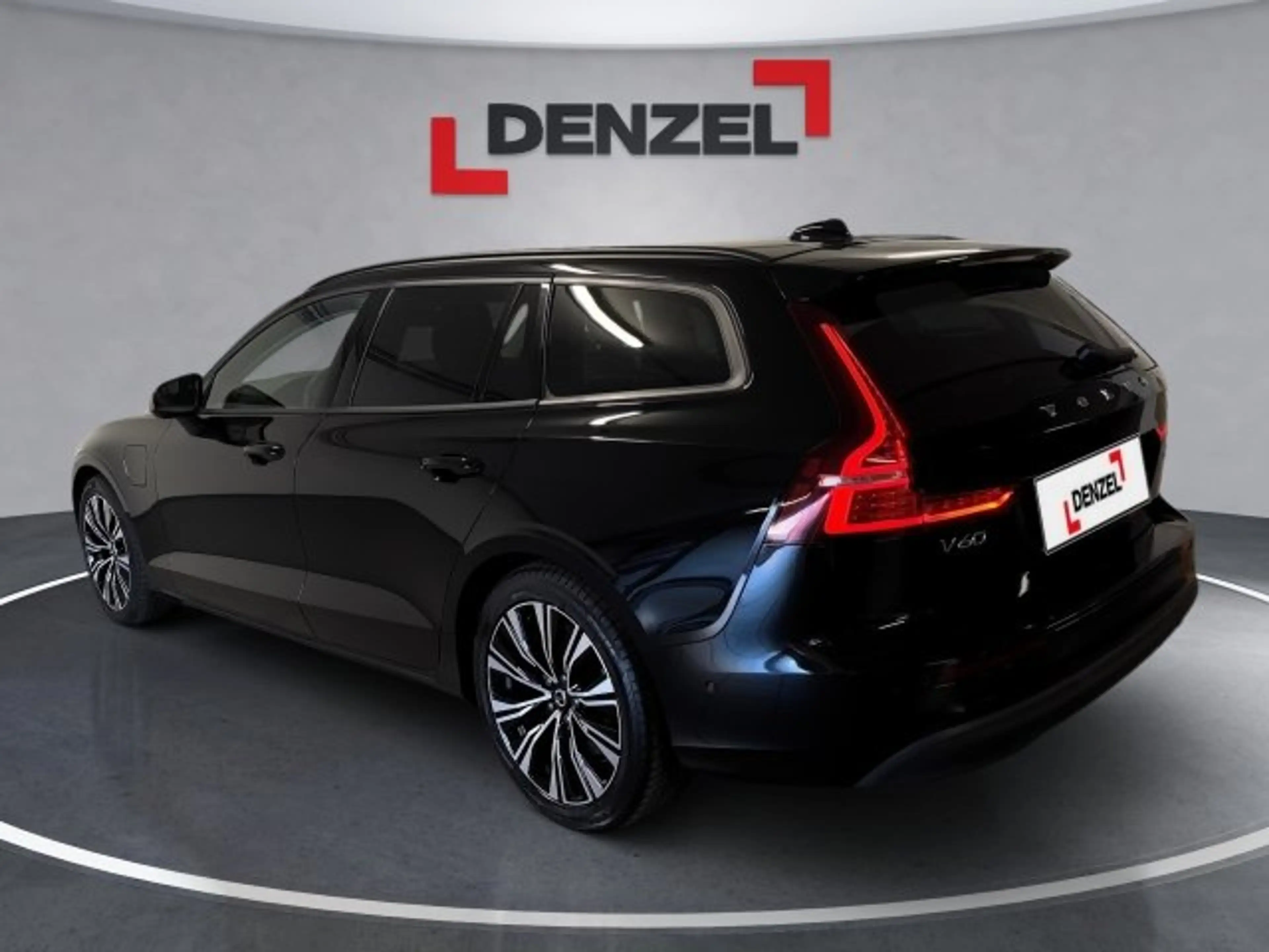Volvo V60 T6 PHEV Core AWD — photo 3