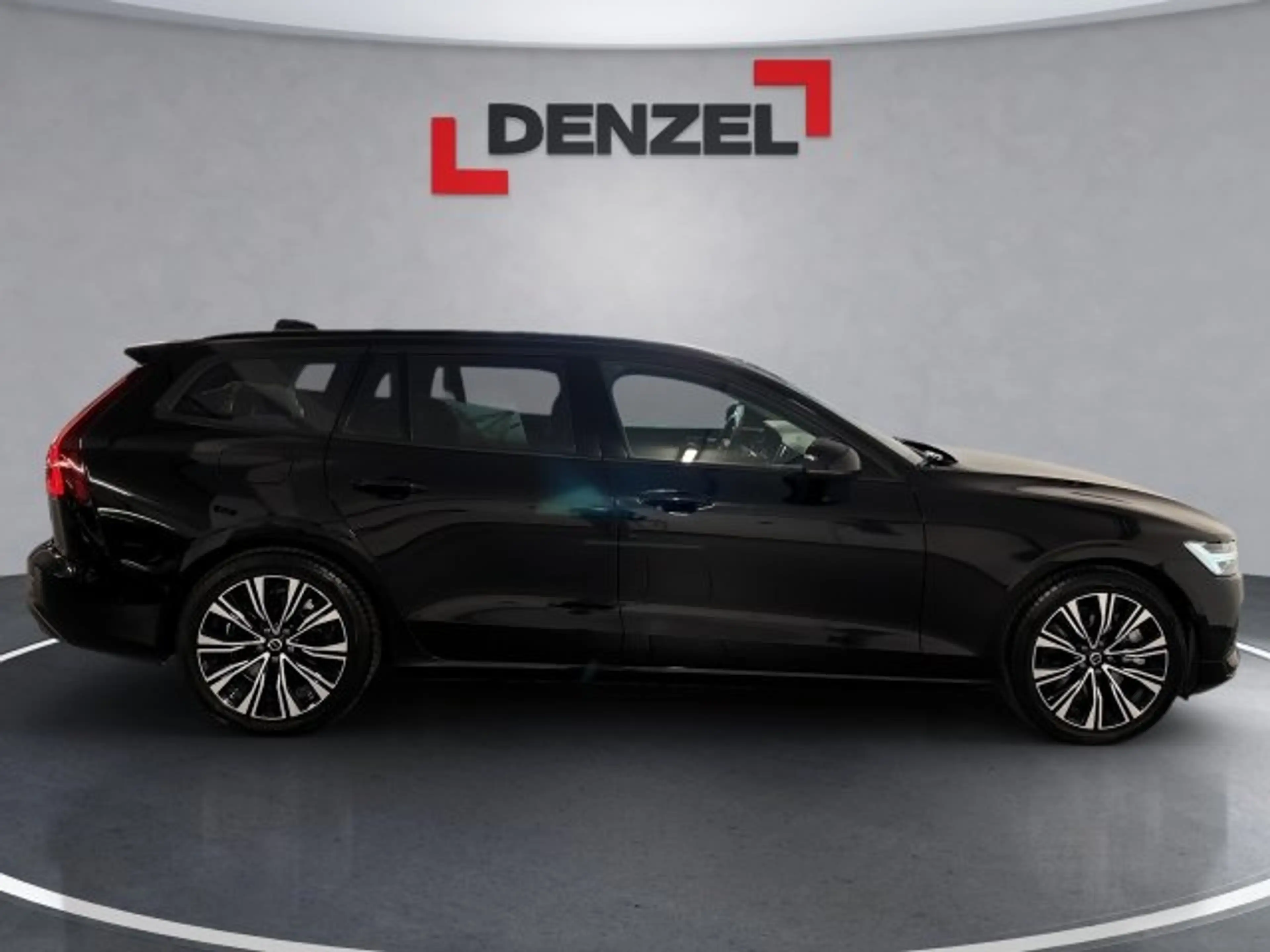 Volvo V60 T6 PHEV Core AWD — photo 5