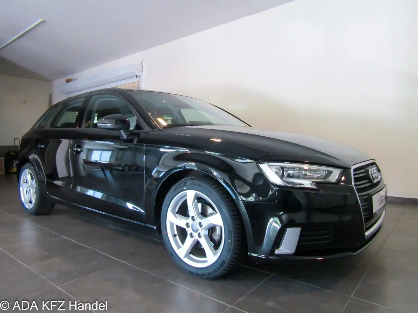 Audi A3 Sportback sport,AHK,PDS,Sitzheizung,Bi-Xenon Schwarz - 2