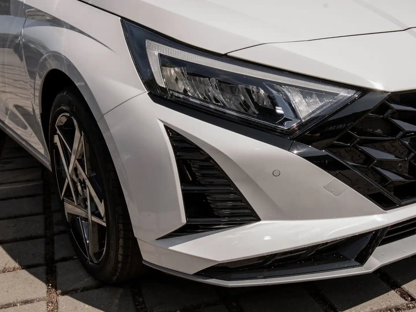 Hyundai i20 LICHTPAKET+KOMFORTPAK.+NAVI+SOFORT VERFÜGBAR Wit - 2