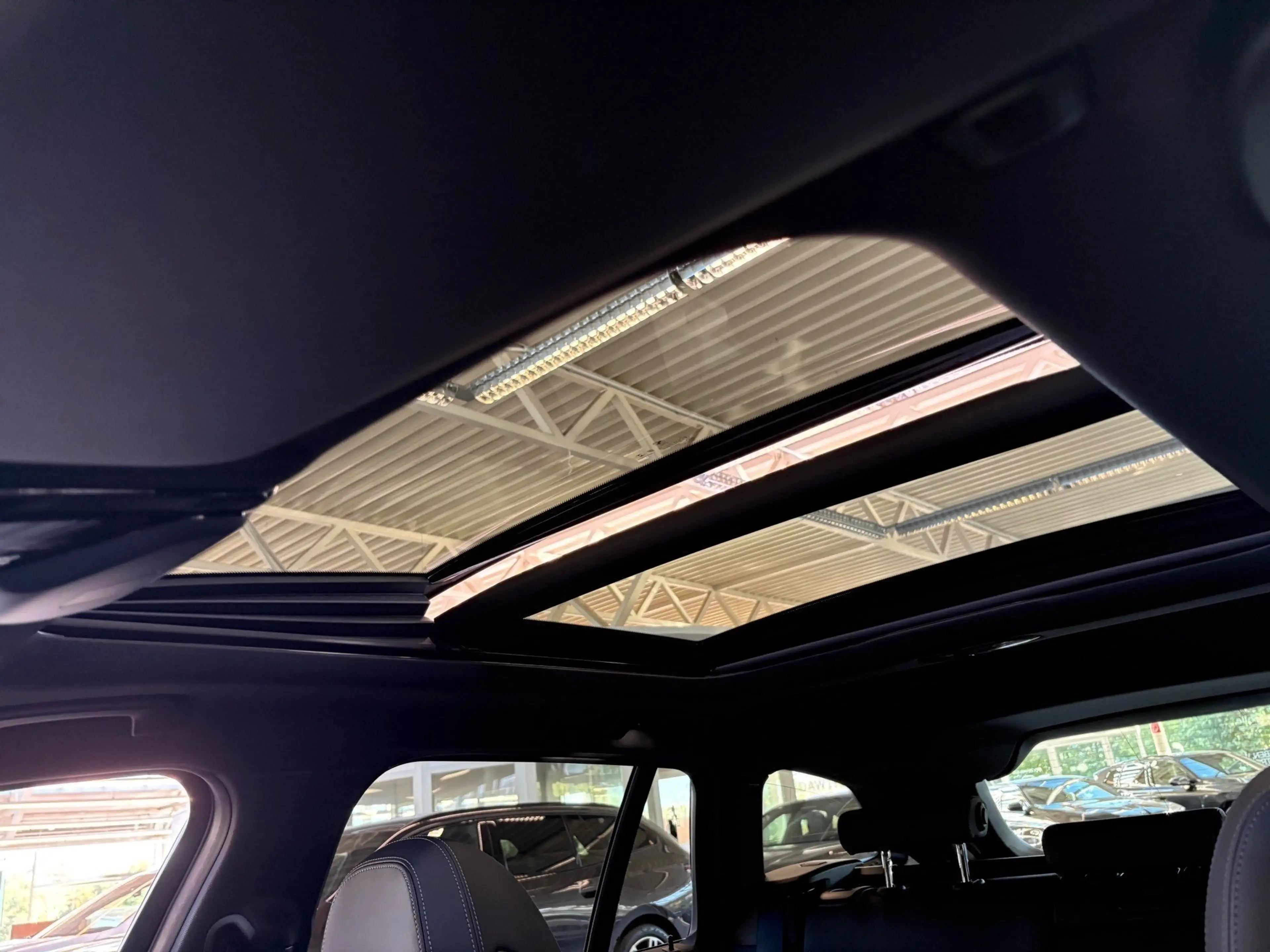 BMW 330 e Sport Line DA Prof Laser PA HuD Pano HiFi — photo 5