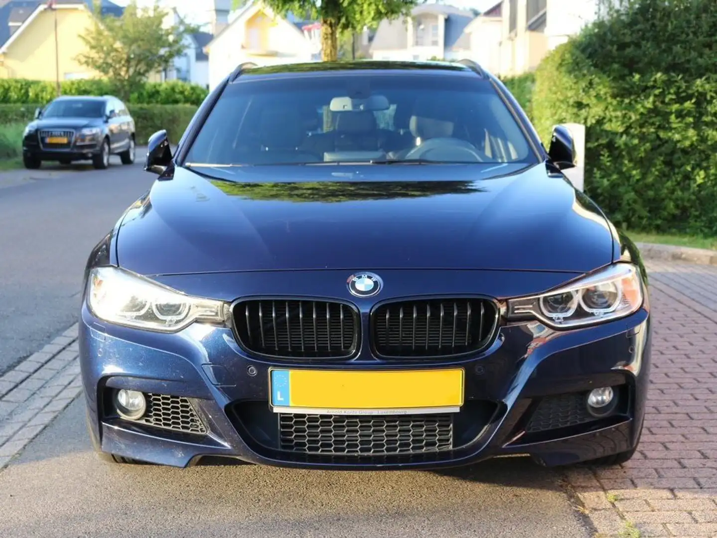 BMW 335 Touring 335 dXAS Bleu - 2