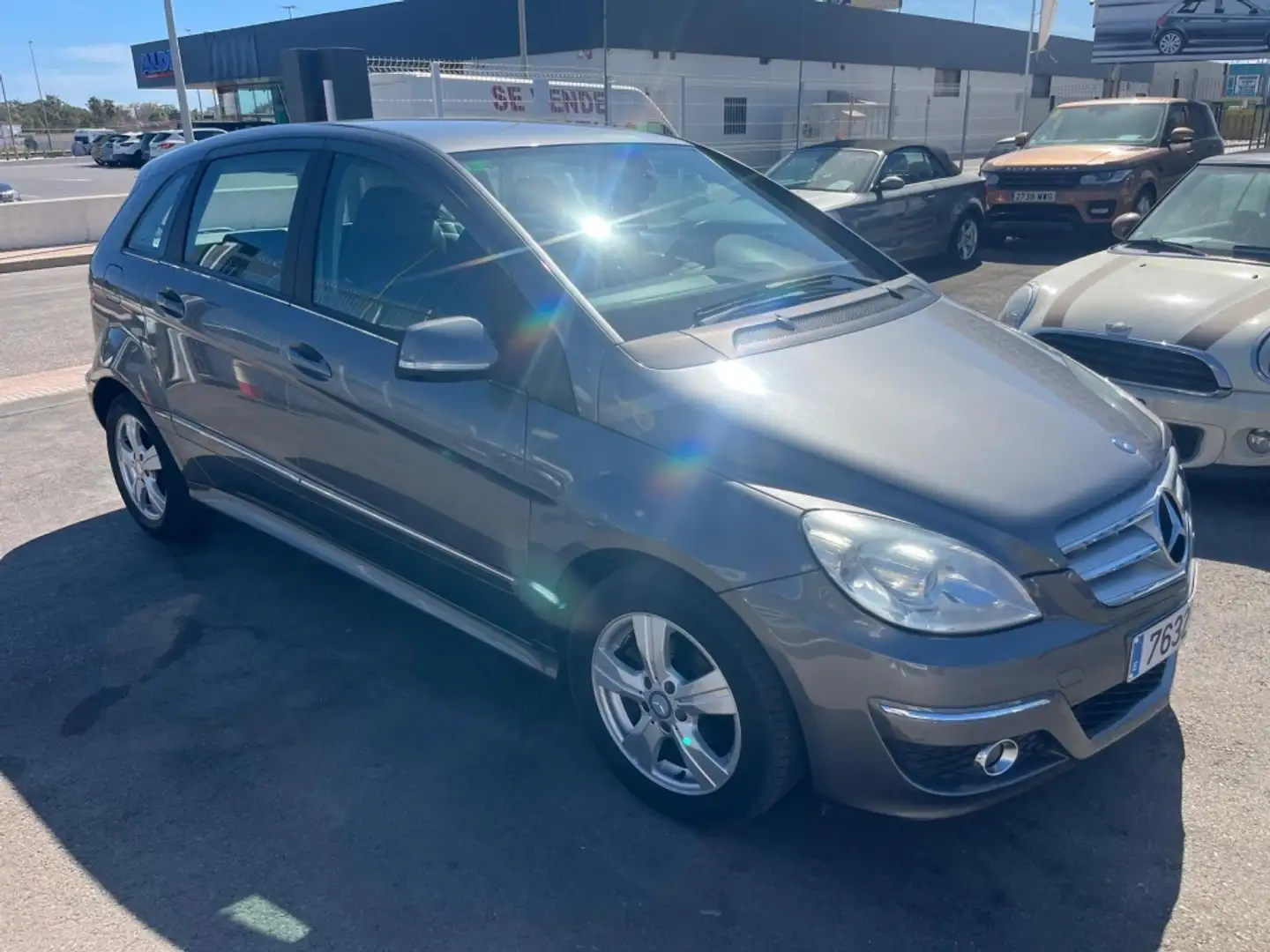 Mercedes-Benz B 180 Autotronic Gris - 2
