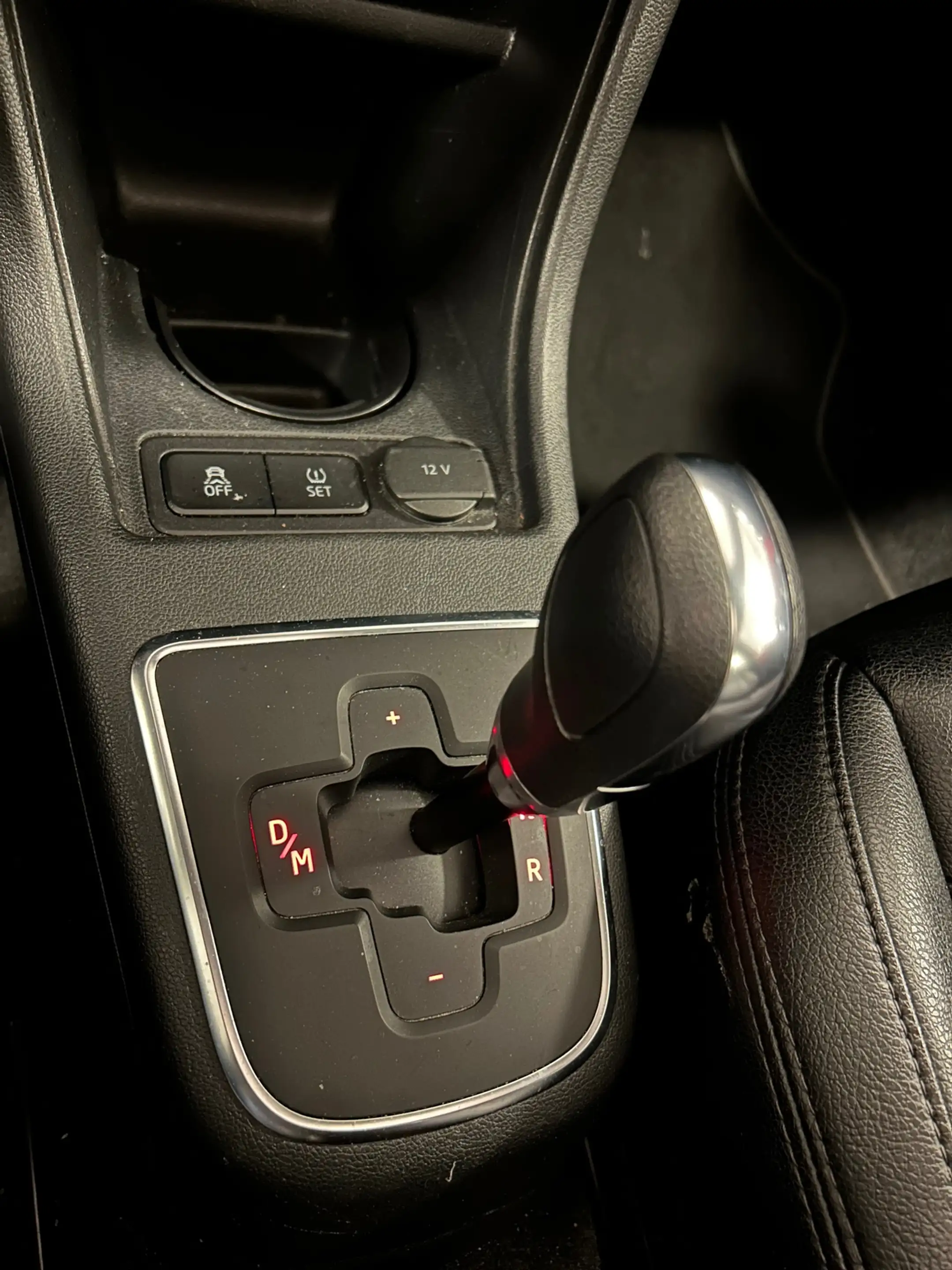 SEAT Mii 1.0 FR Connect Nap Automaat Fr Line Pdc Panoramada — photo 13