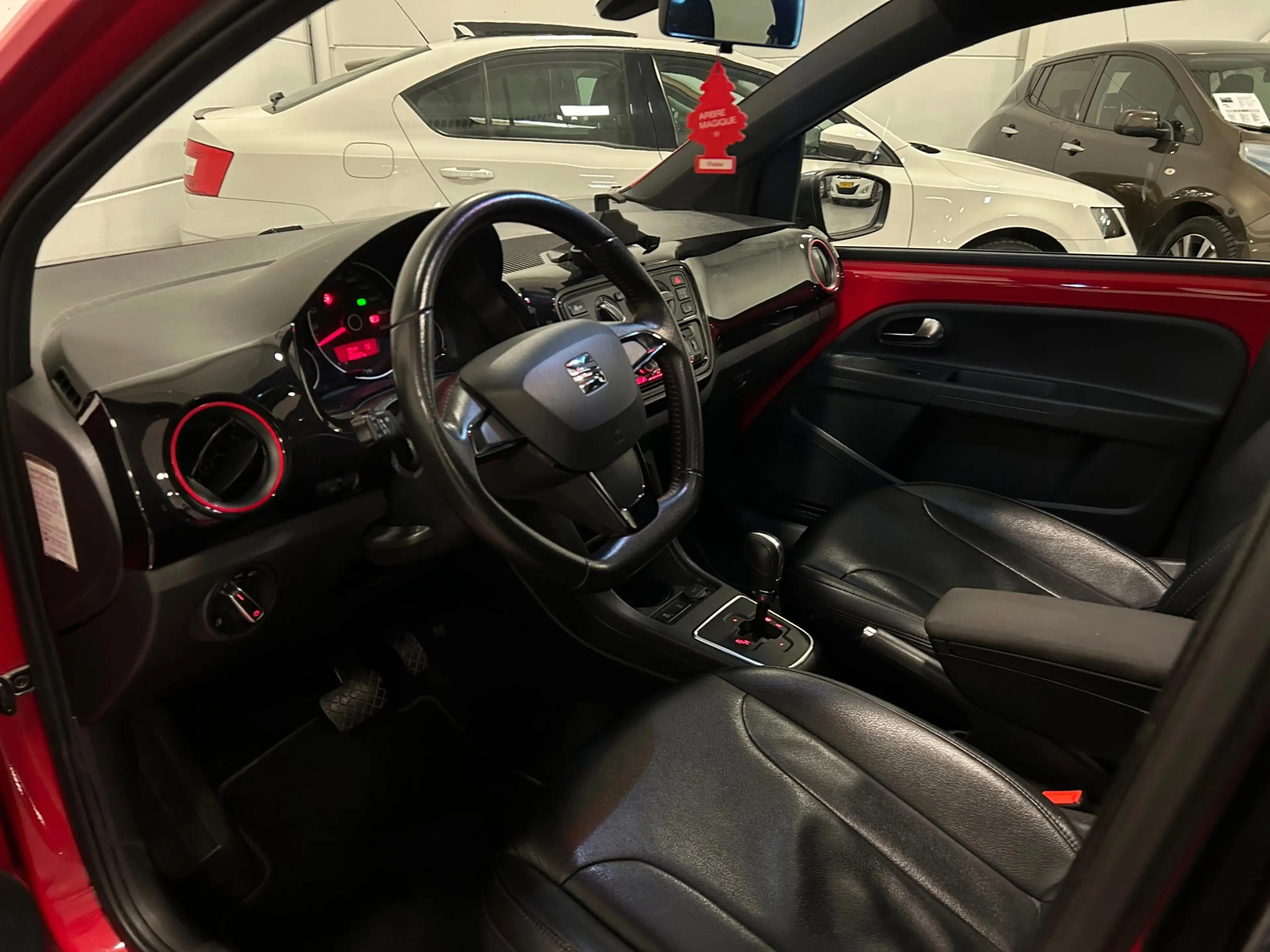 SEAT Mii 1.0 FR Connect Nap Automaat Fr Line Pdc Panoramada — photo 8
