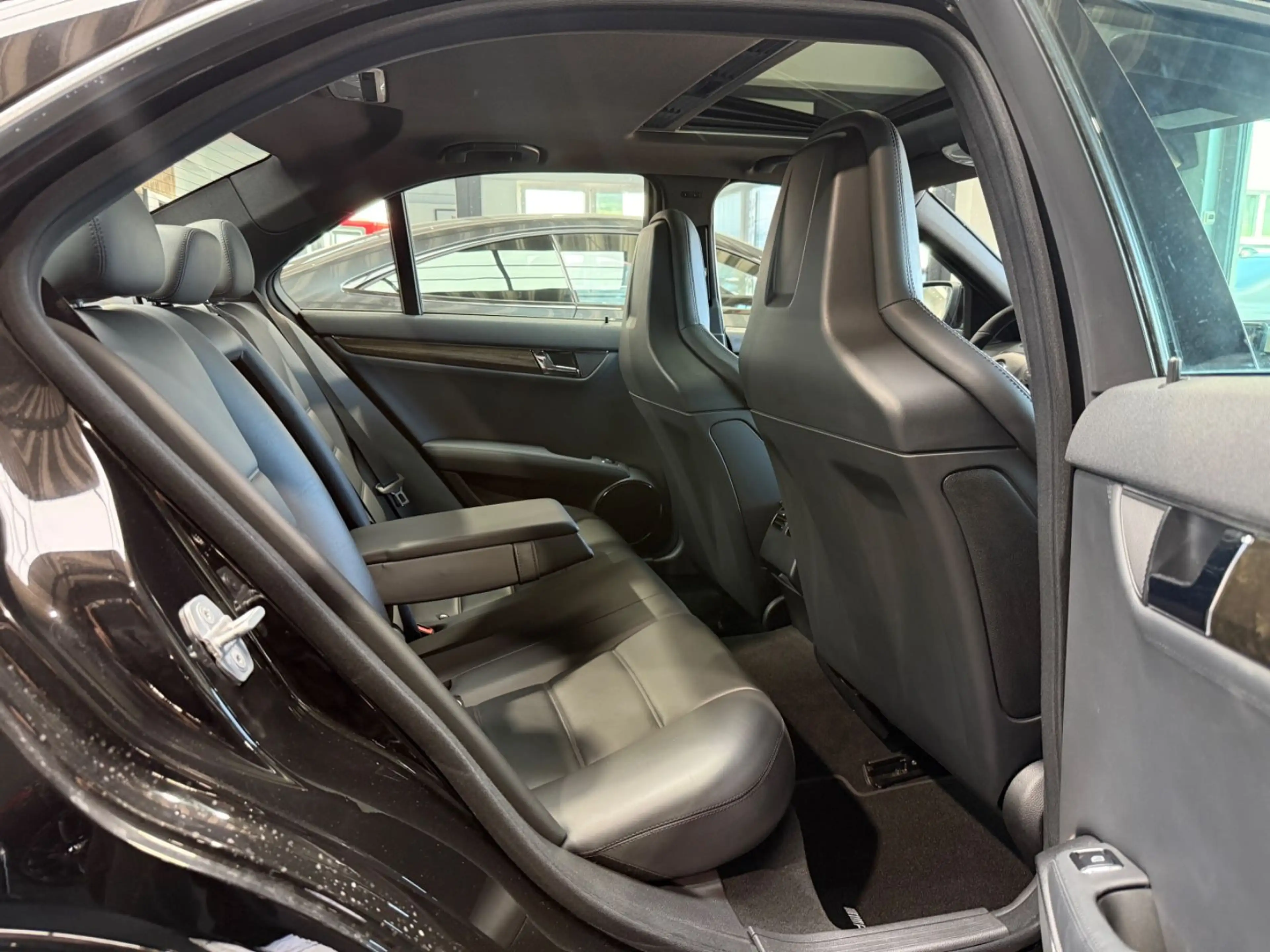 Mercedes-Benz C 63 AMG Kamera/Memory/S-Dach/InnotechAGA/Carbon — photo 13