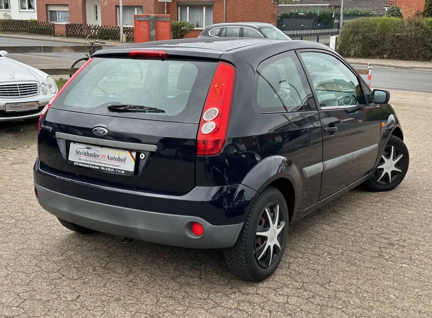 Ford Fiesta Ambiente TÜV NEU Azul - 2