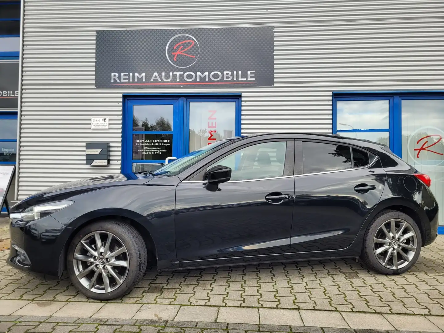 Mazda 3 2,0 "Signature" *NUR 20.258 KM*1-HAND*RÜCKFAHRKAM Zwart - 2