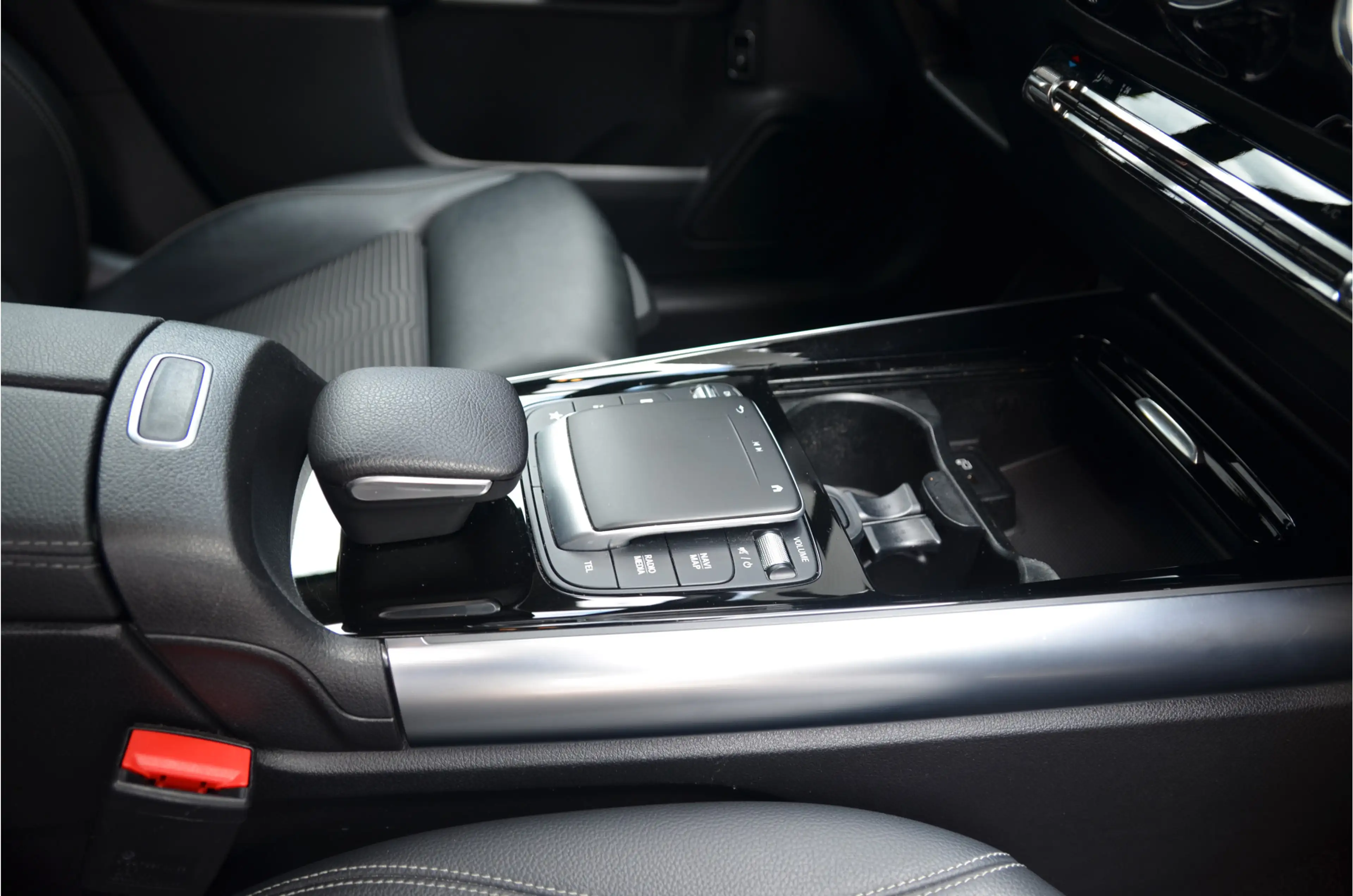 Mercedes-Benz B 250 e PHEV, groot scherm! — photo 3