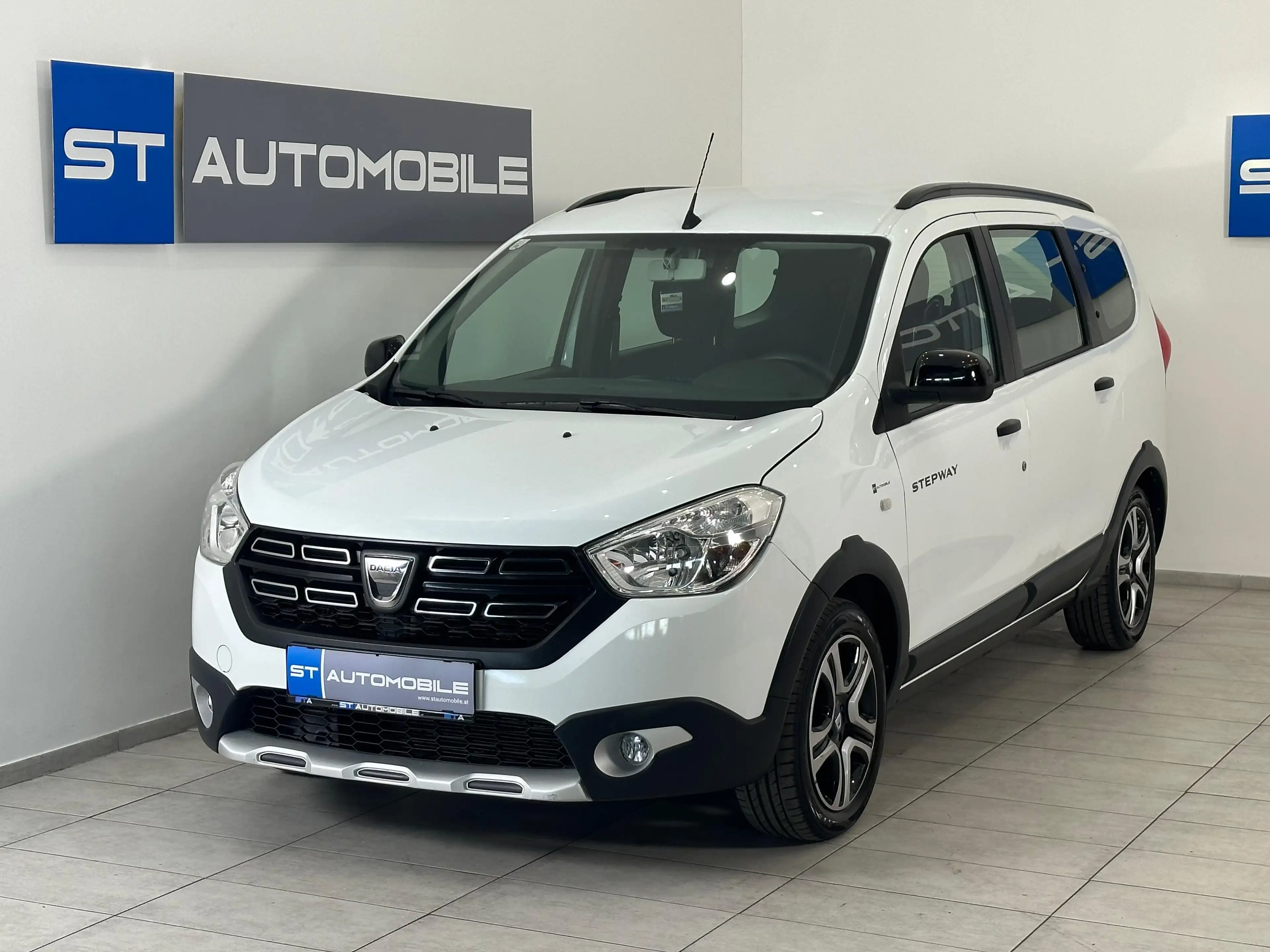 Dacia Lodgy 1.3 TCe Celebration // 1.BESITZ // 7-SITZER // — photo 7