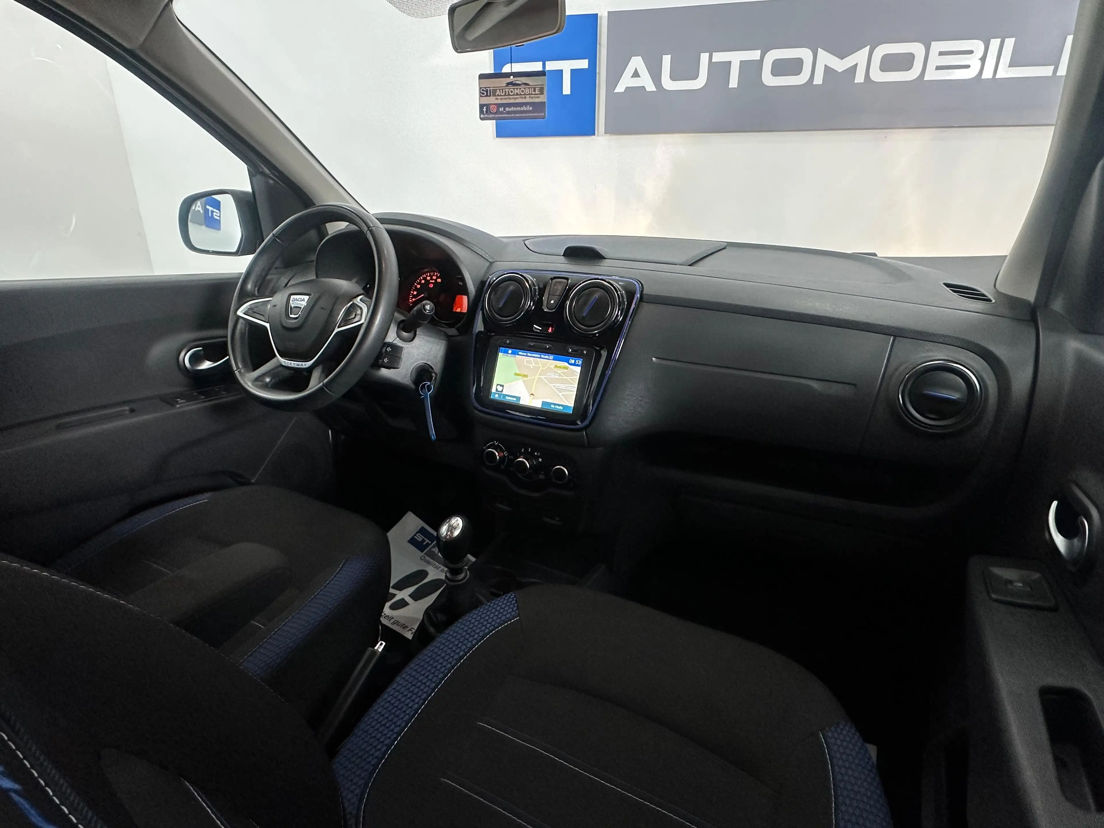 Dacia Lodgy 1.3 TCe Celebration // 1.BESITZ // 7-SITZER // — photo 12