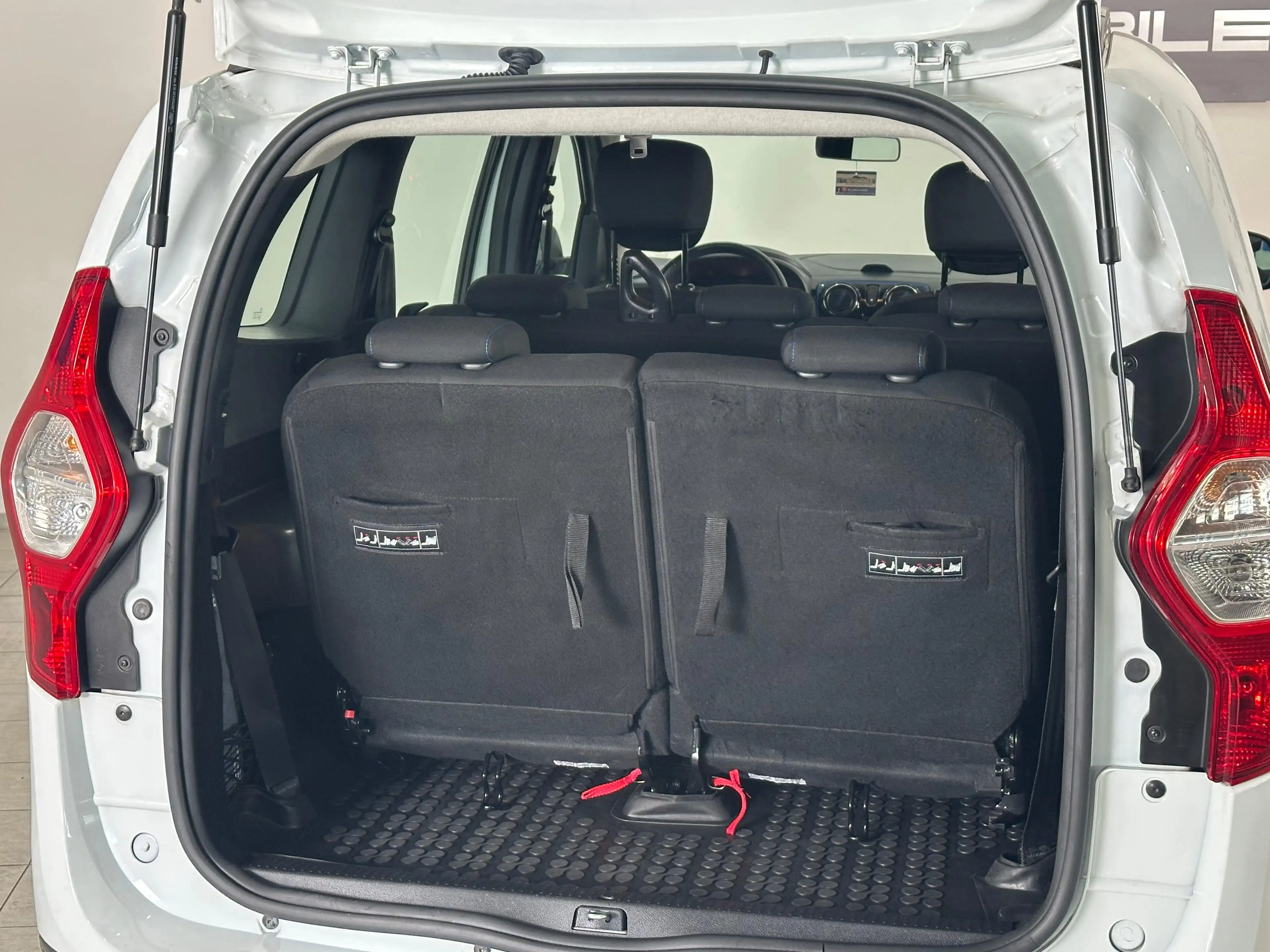 Dacia Lodgy 1.3 TCe Celebration // 1.BESITZ // 7-SITZER // — photo 10