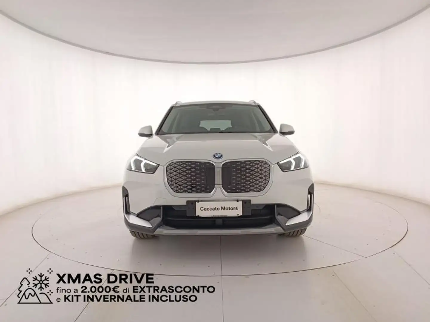 BMW iX1 edrive 20 Special Edition Biały - 2