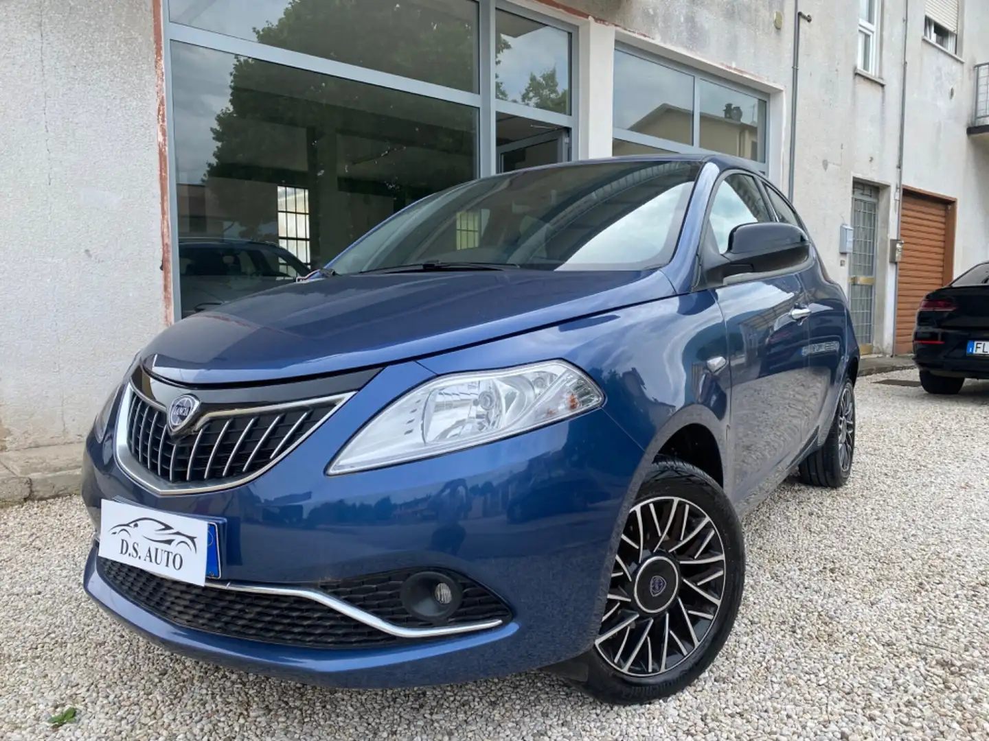 Lancia Ypsilon 1.0 FireFly 5 porte S&S Hybrid Platino Blu/Azzurro - 1