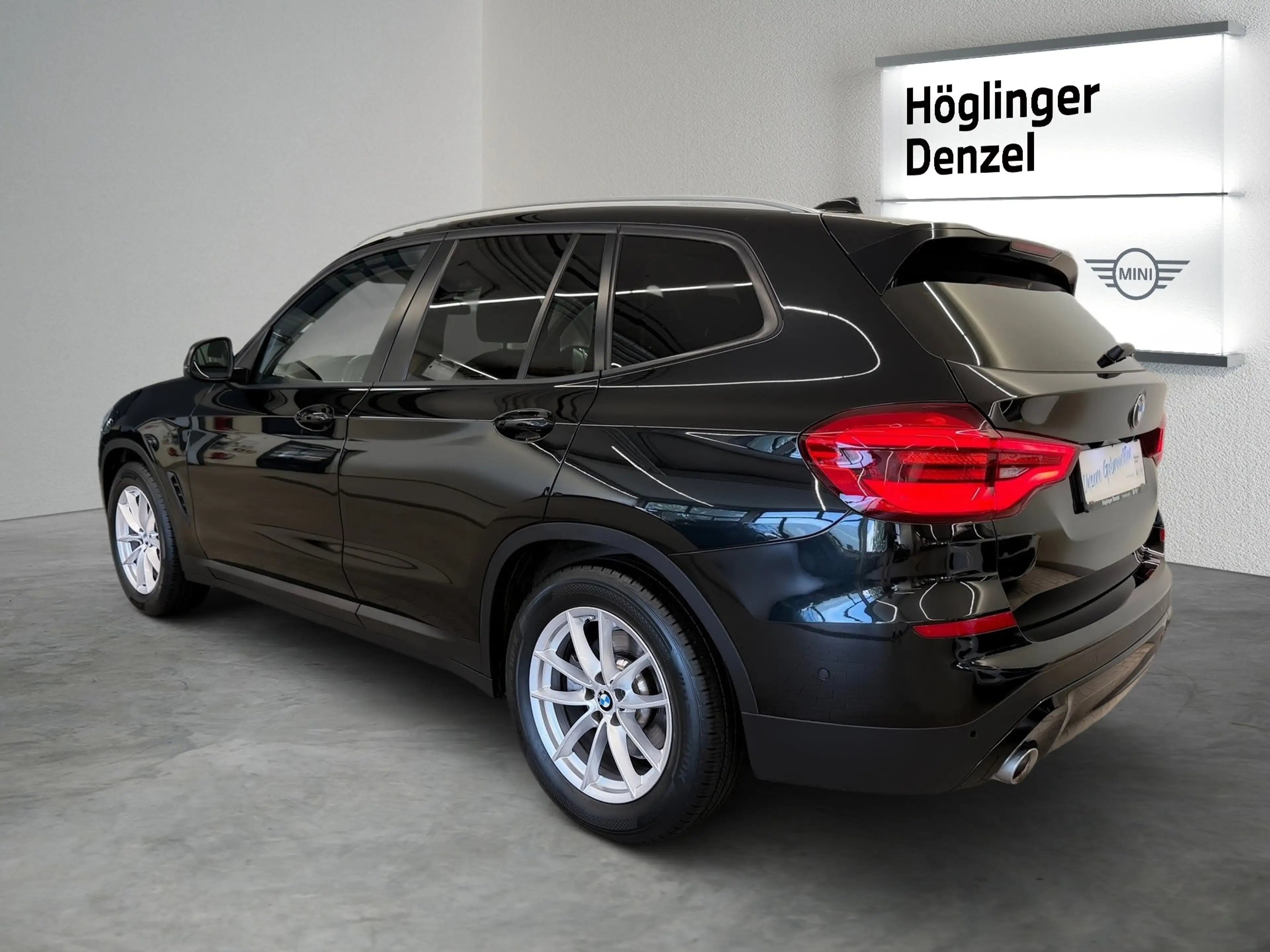 BMW X3 xDrive20i — photo 10