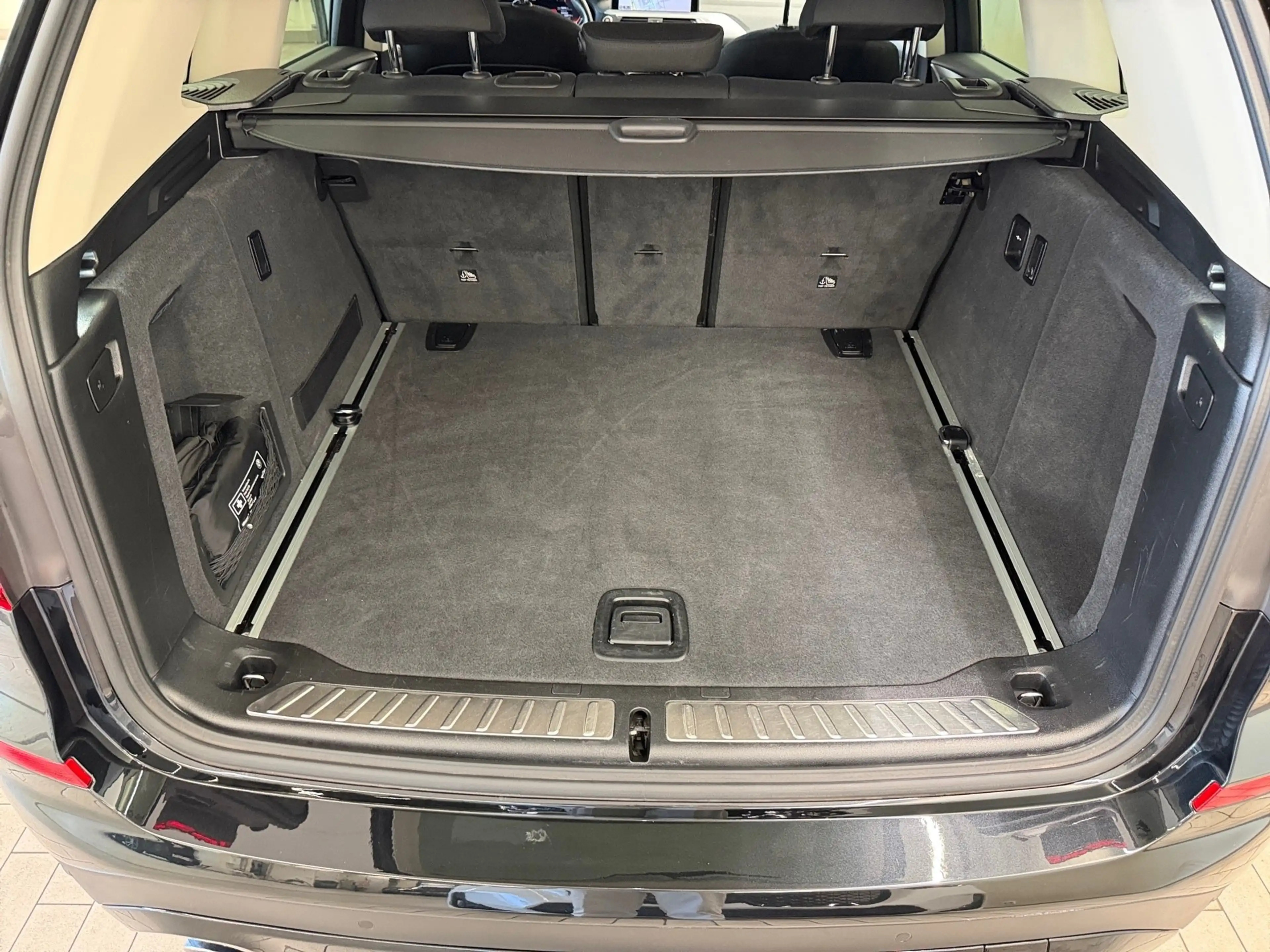 BMW X3 xDrive20i — photo 11