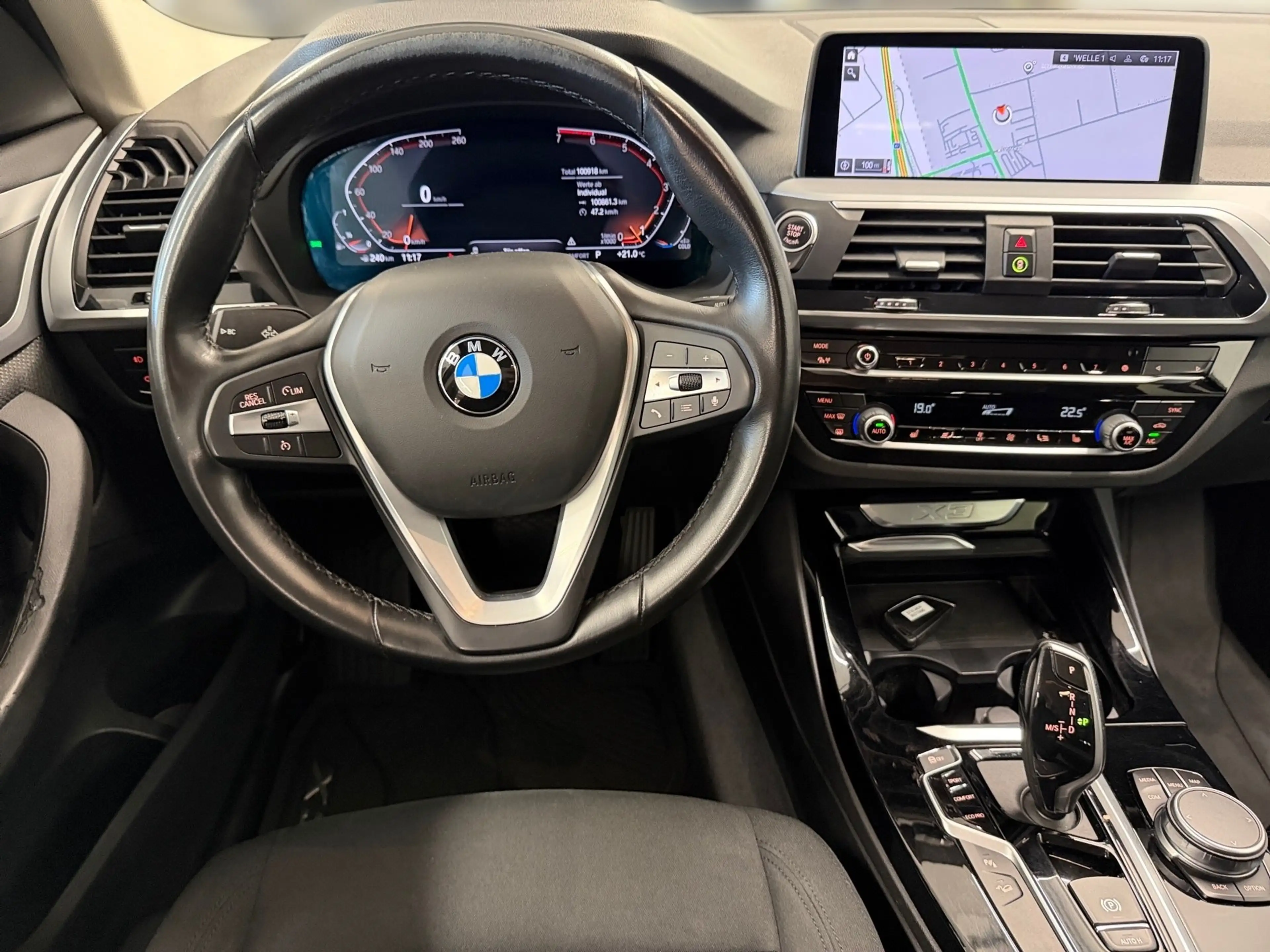 BMW X3 xDrive20i — photo 8