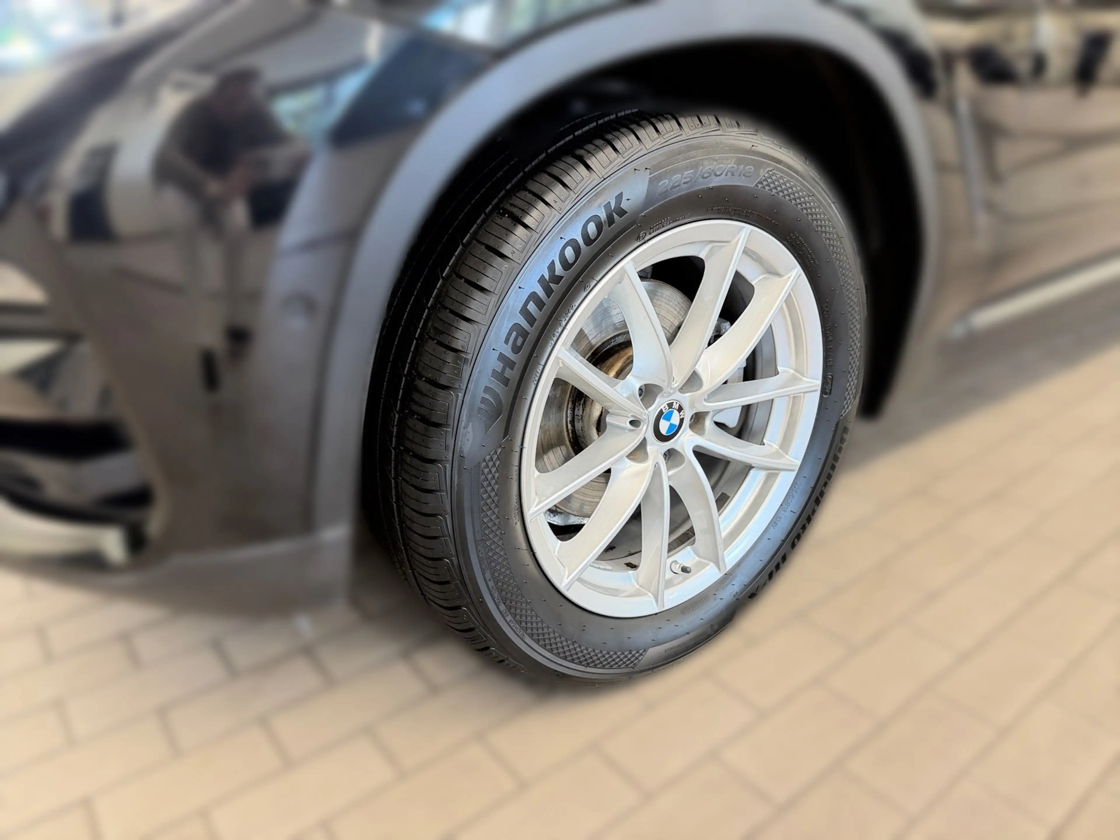 BMW X3 xDrive20i — photo 3