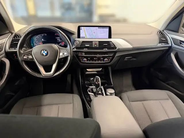 BMW X3 view 9