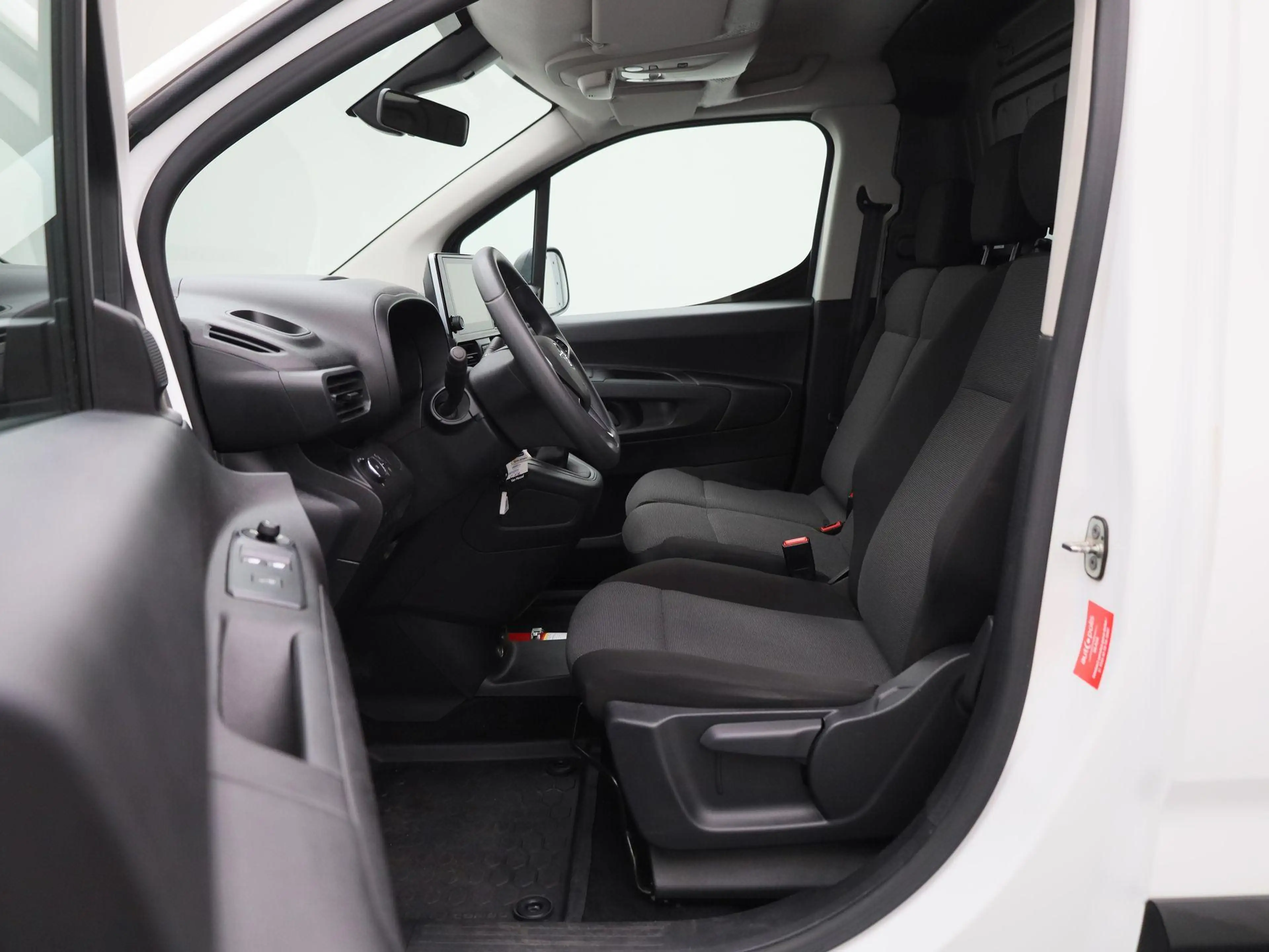 Opel Combo 1.5 Turbo 75kW L2H1 Edition | PDC A | Bluetooth | — photo 11