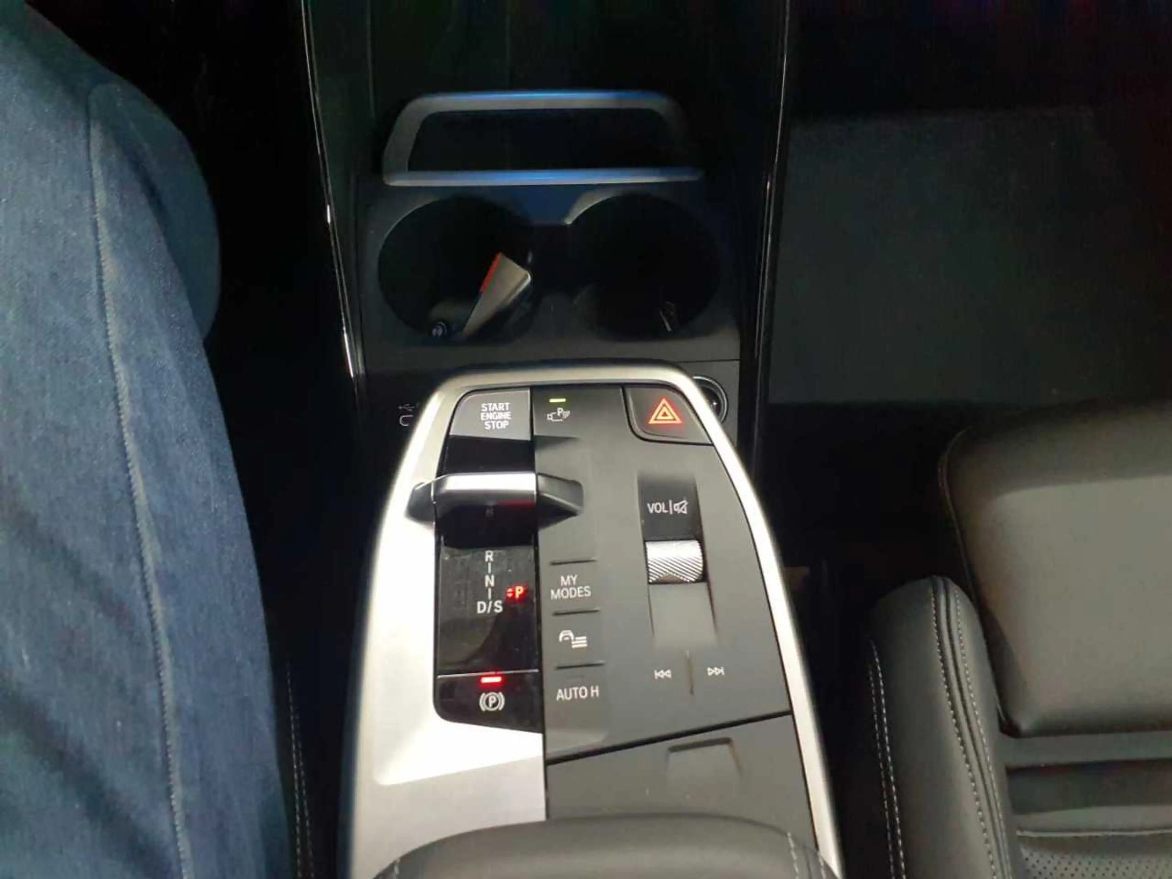 BMW 218 218d Active Tourer Aut. M Sport Navi Pano H&K — photo 10