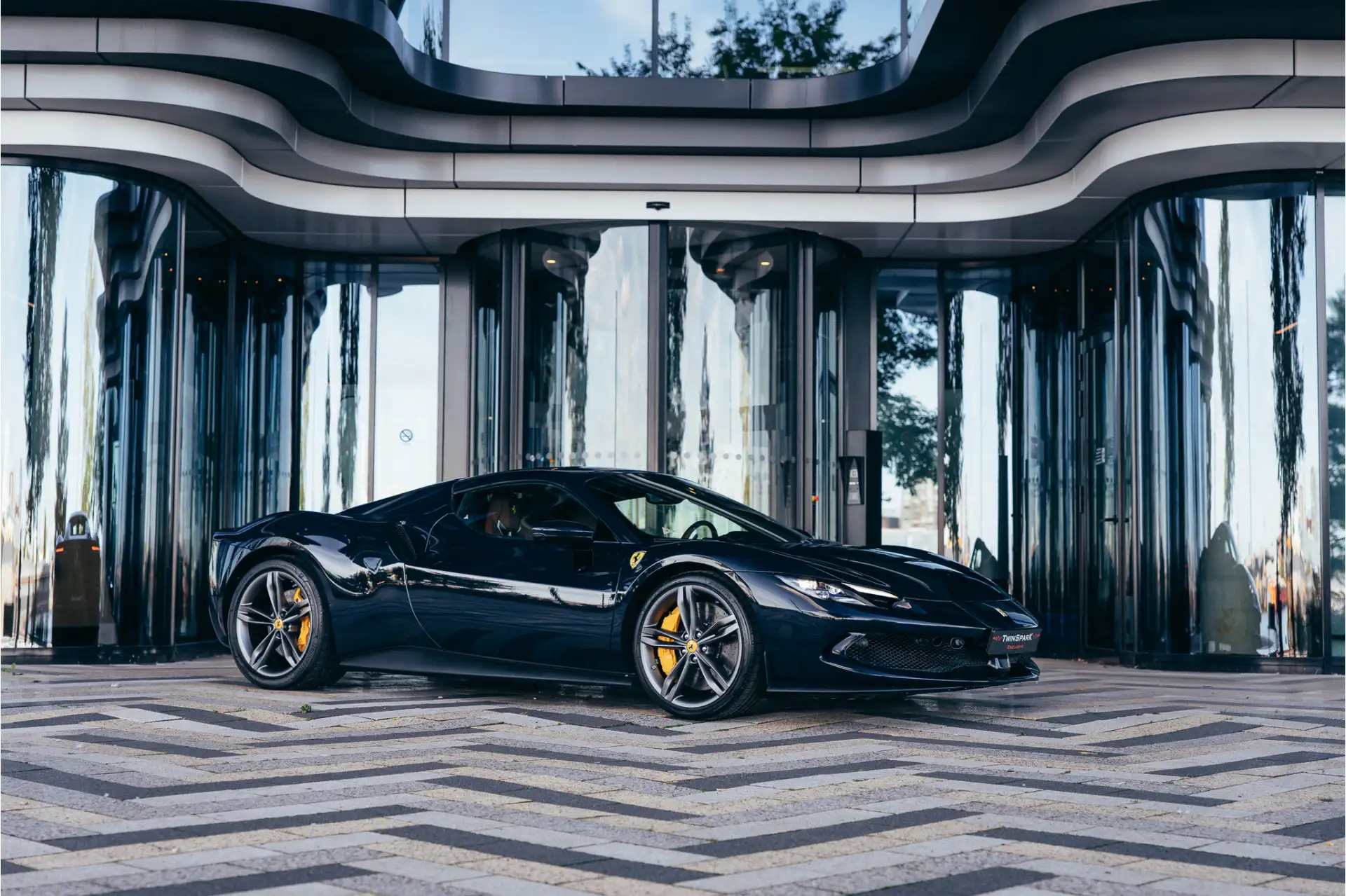 페라리 296 GTS 2025 네이비 사진 1