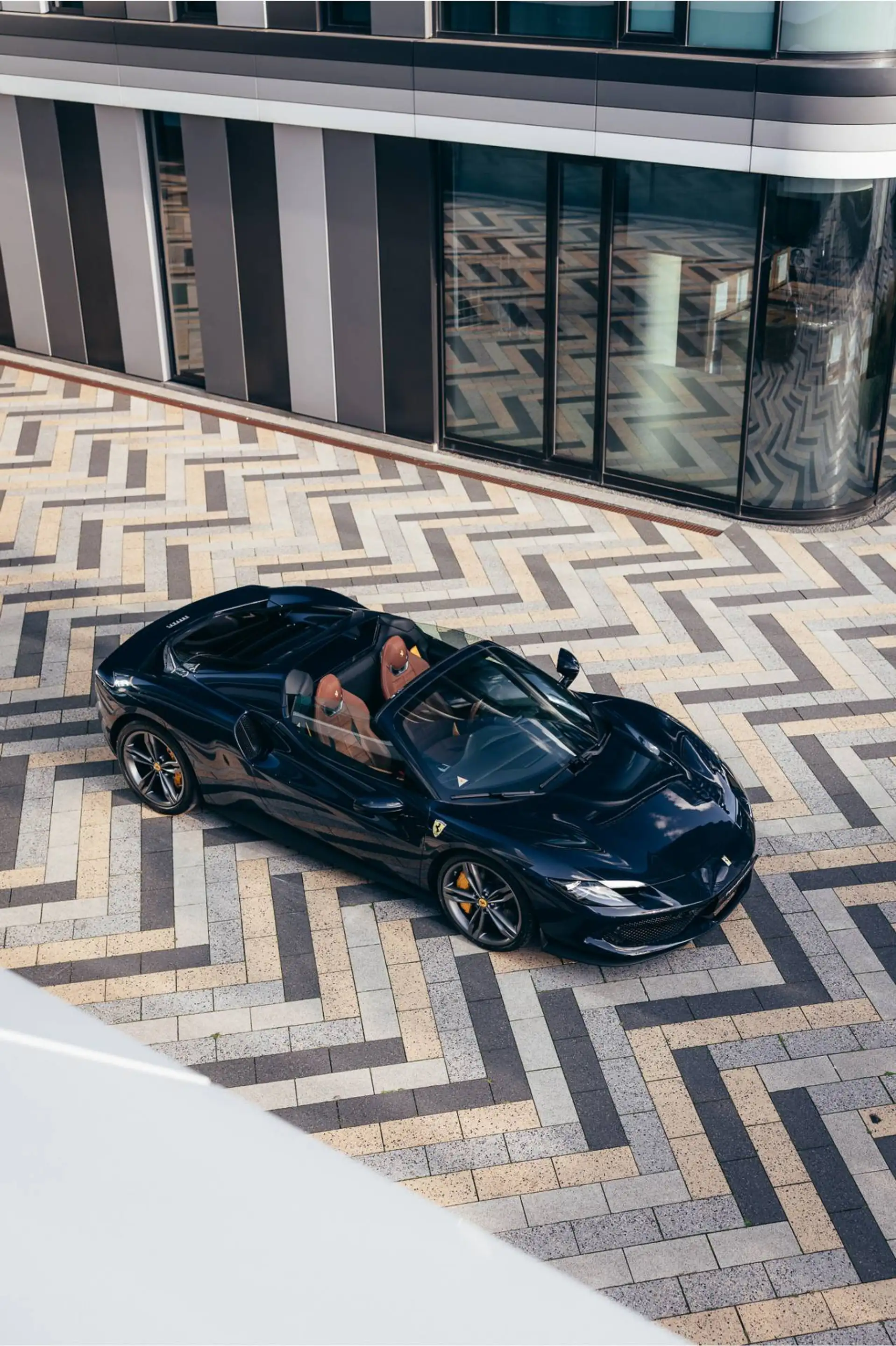 Ferrari 296 GTS 3.0 V6 — photo 8