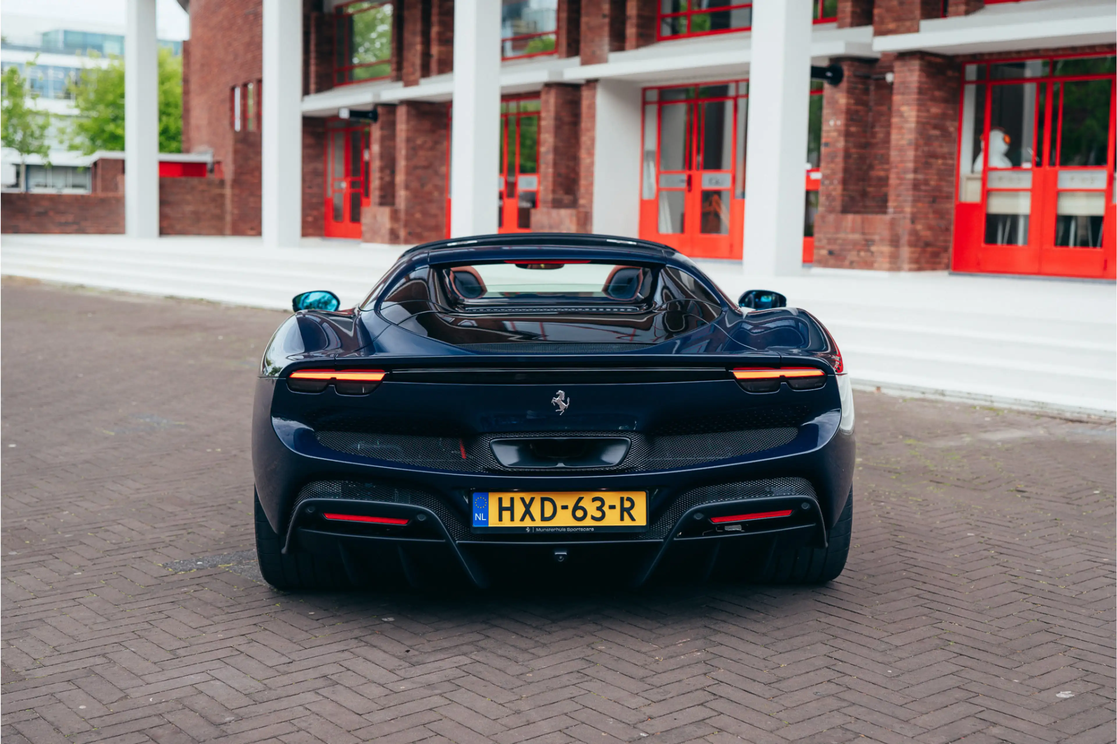 Ferrari 296 GTS 3.0 V6 — photo 13